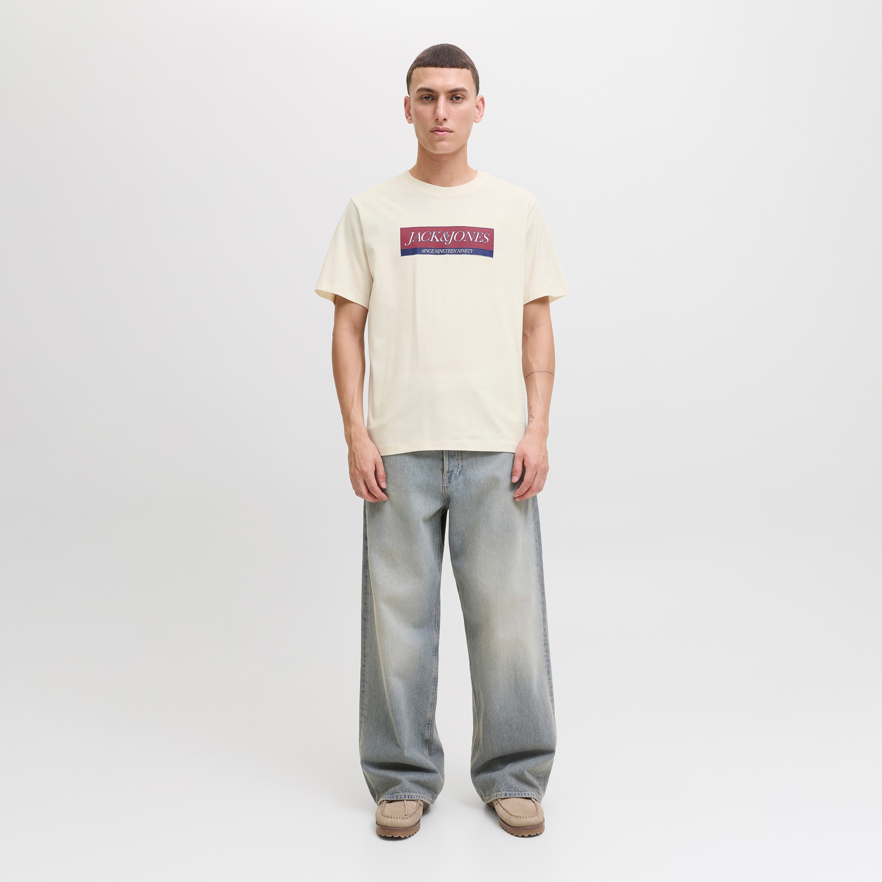 تيشيرت رجالي مطبوع برسومات بياقة دائرية وأكمام قصيرة من جاك ان جونز-men-clothing-tshirtsandpolos-tshirts-image-8