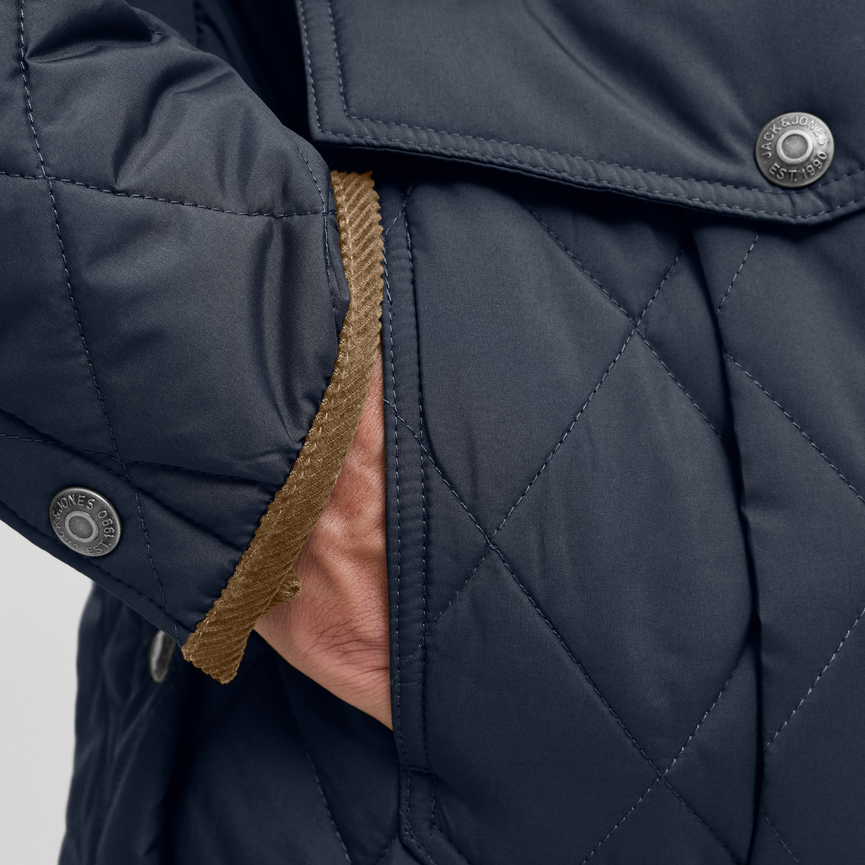 Jack & Jones Plain Spread Collar Long Sleeves Men's Quilted Jacket-men-clothing-jacketsandblazers-jackets-image-3