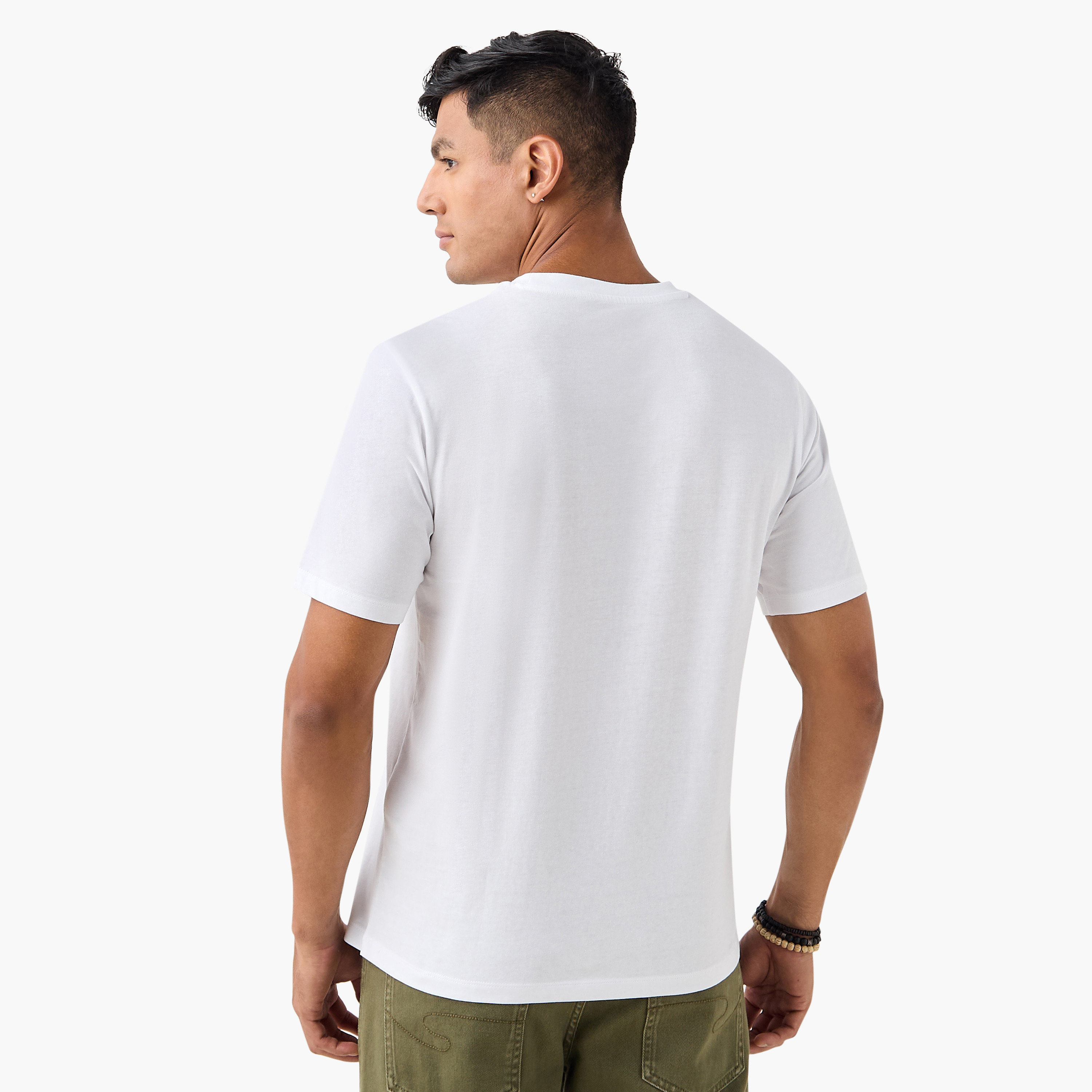 تيشيرت سادة بياقة ضيقة وأكمام قصيرة من جاك آند جونز-men-clothing-tshirtsandpolos-tshirts-image-3