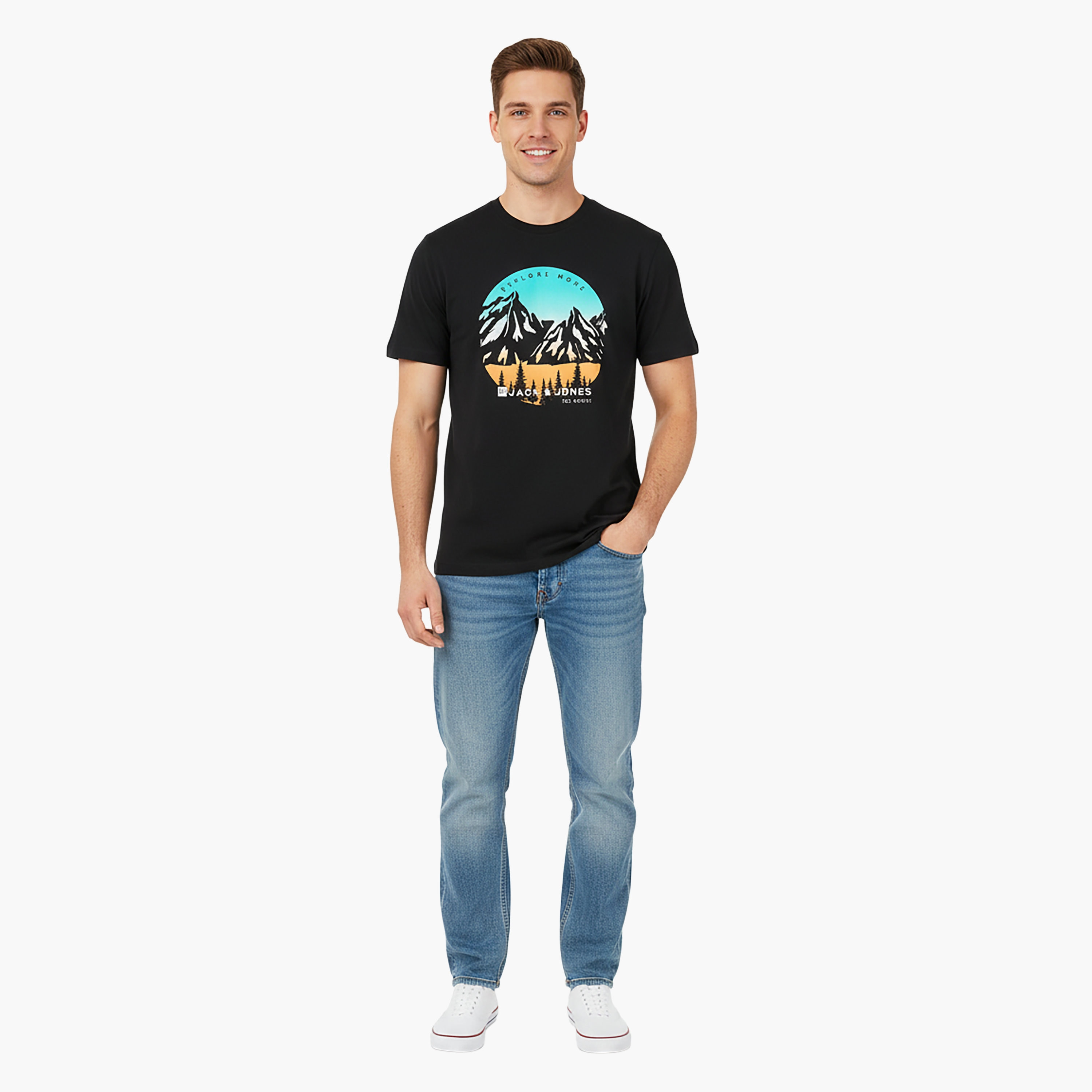 تيشيرت رجالي مطبوع برسومات بياقة دائرية وأكمام قصيرة من جاك آند جونز-men-clothing-tshirtsandpolos-tshirts-image-2