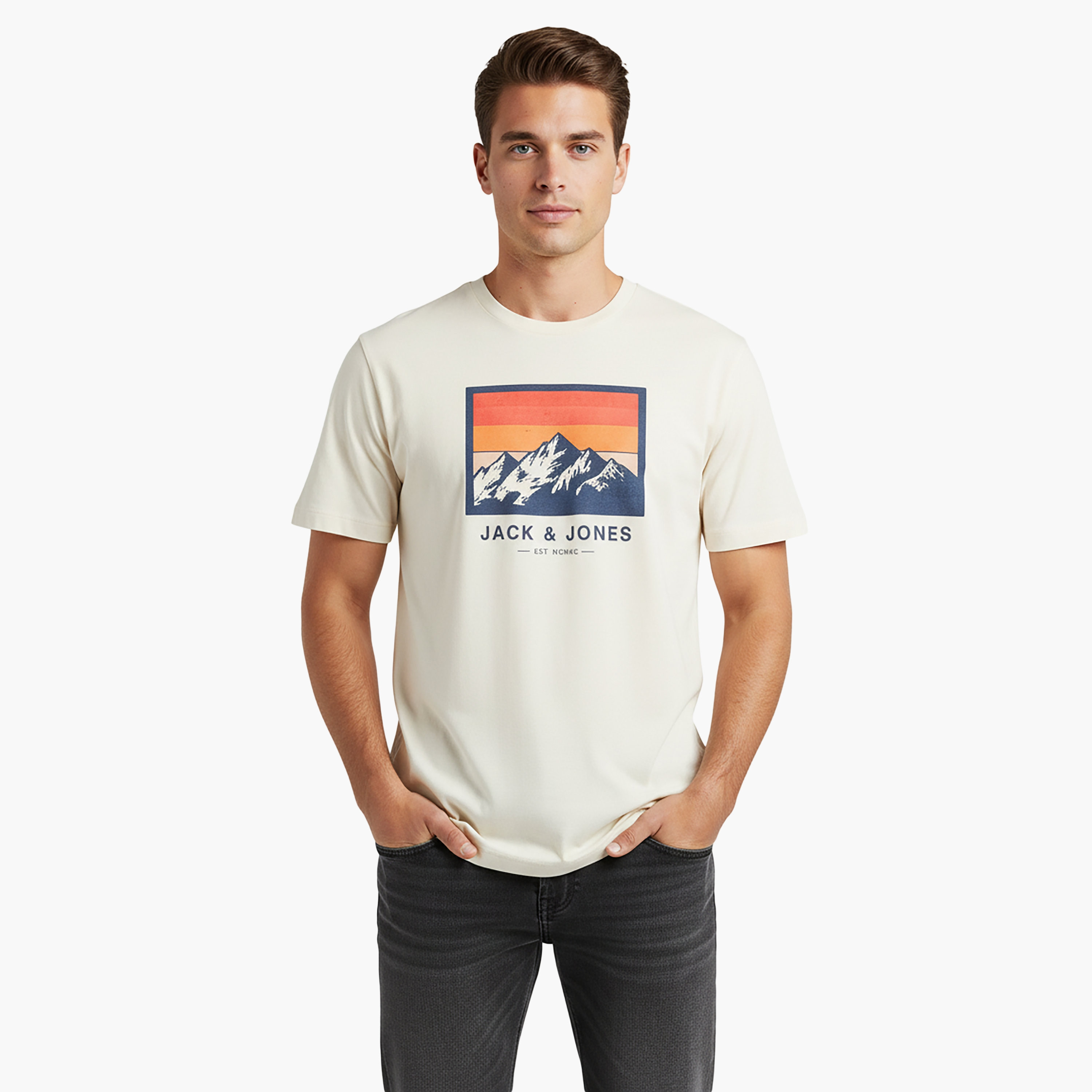 تيشيرت رجالي مطبوع برسومات بياقة دائرية وأكمام قصيرة من جاك آند جونز-men-clothing-tshirtsandpolos-tshirts-image-1