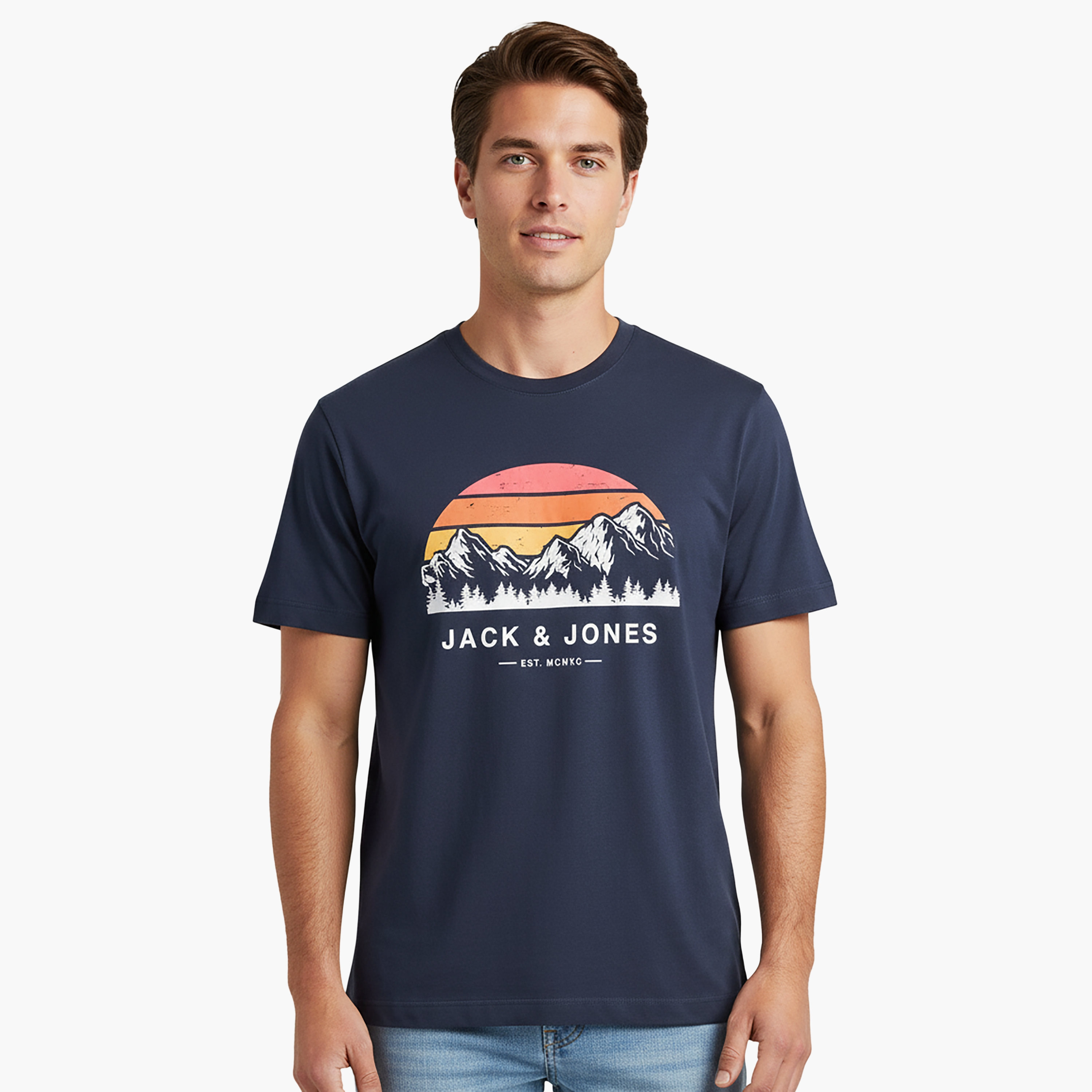 تيشيرت رجالي مطبوع برسومات بياقة دائرية وأكمام قصيرة من جاك آند جونز-men-clothing-tshirtsandpolos-tshirts-image-1
