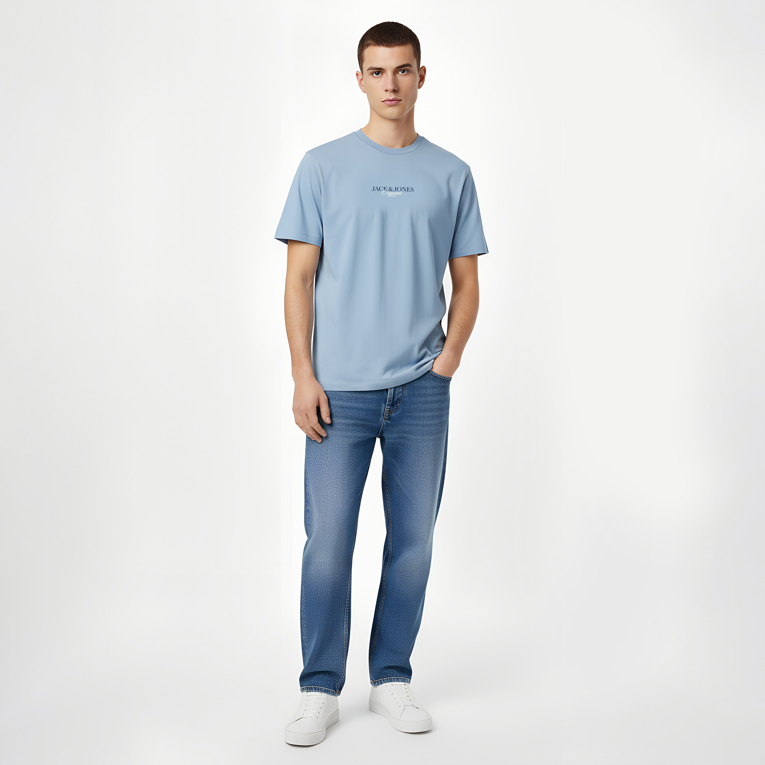 تي شيرت رجالي بأكمام قصيرة ورقبة دائرية وشعار من جاك اند جونز-men-clothing-tshirtsandpolos-tshirts-image-12