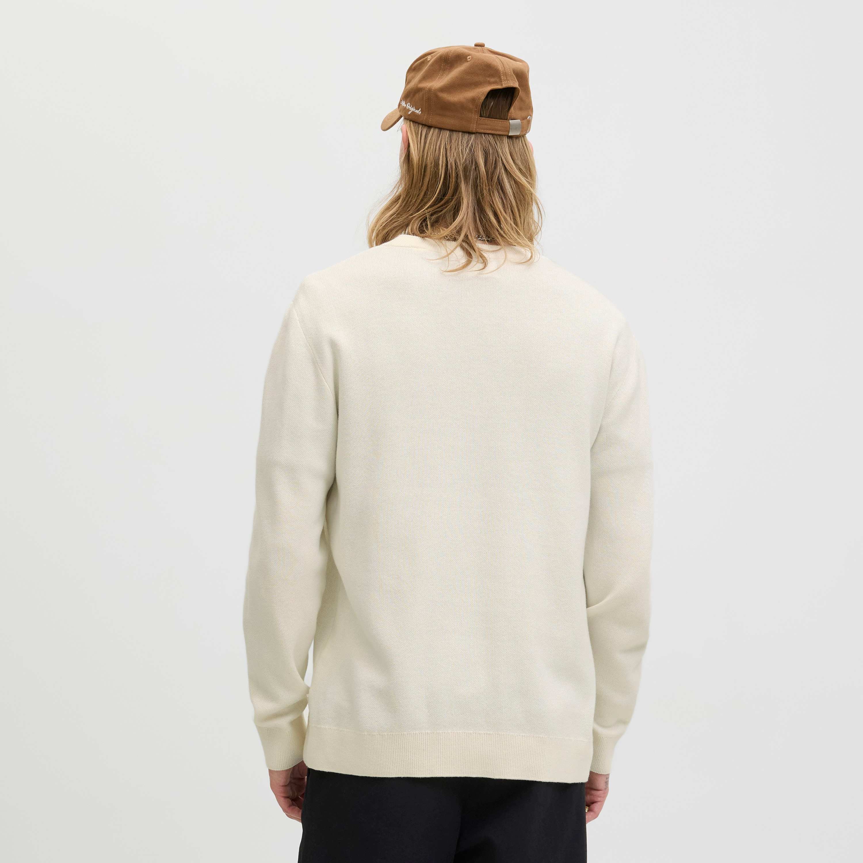 كنزة صوفية (بلوفر) رجالية جاك آند جونز بملمس وبياقة مستديرة وأكمام طويلة-men-clothing-sweatersandpullovers-image-8