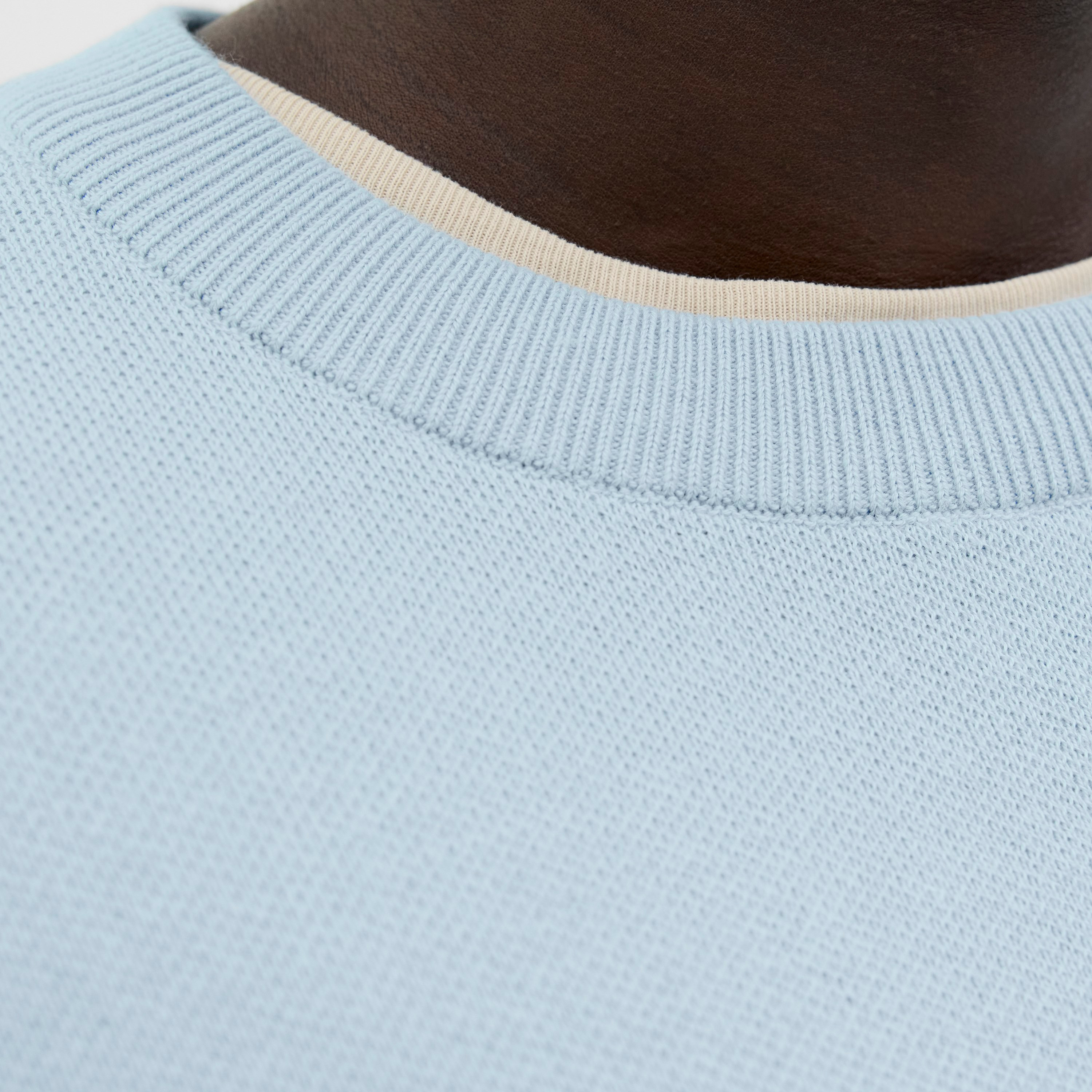 كنزة صوفية (بلوفر) رجالية جاك آند جونز بملمس وبياقة مستديرة وأكمام طويلة-men-clothing-sweatersandpullovers-image-11