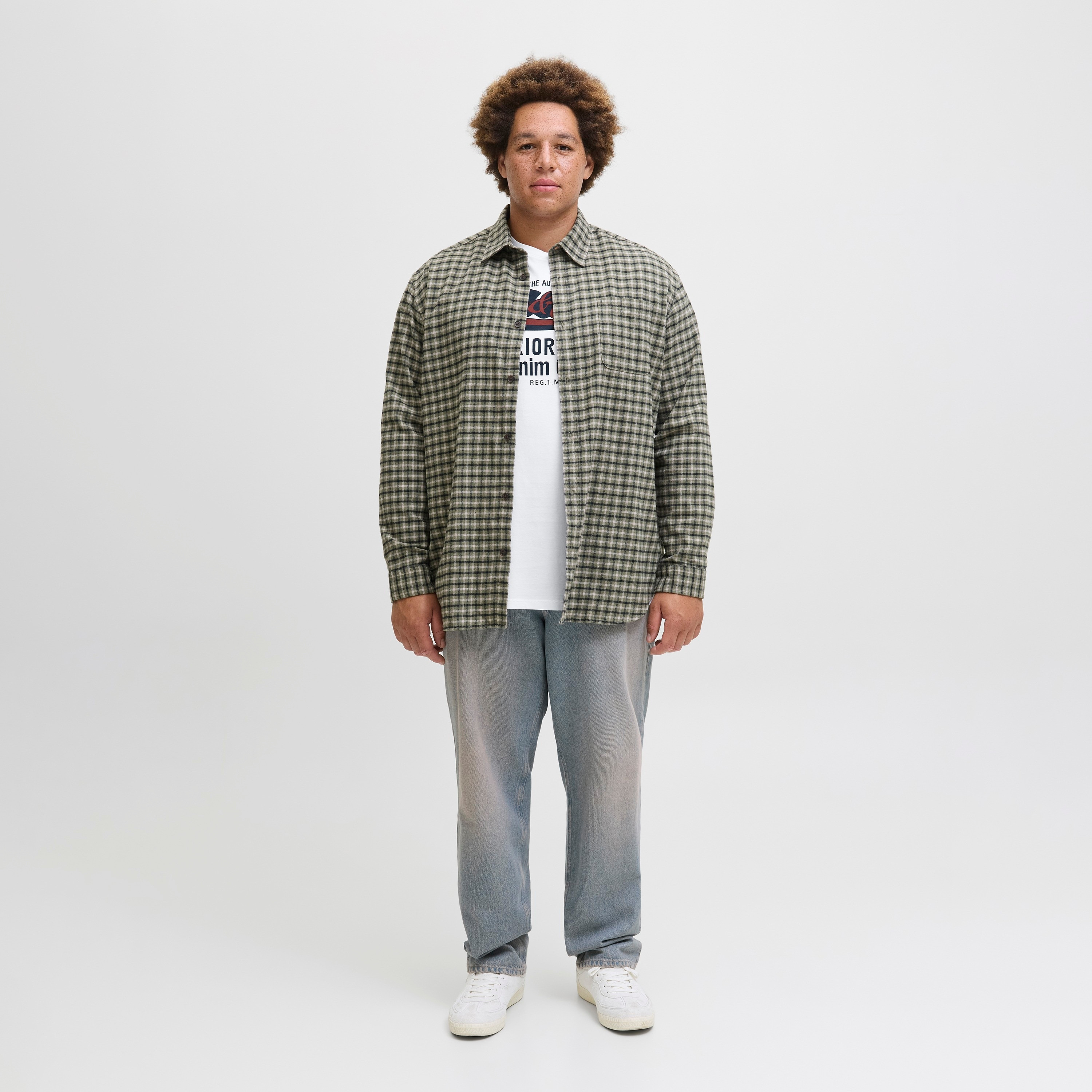 تيشيرت رجالي بأكمام قصيرة وياقة دائرية بطبعة جرافيك بلص من جاك اند جونز-men-clothing-tshirtsandpolos-tshirts-image-10