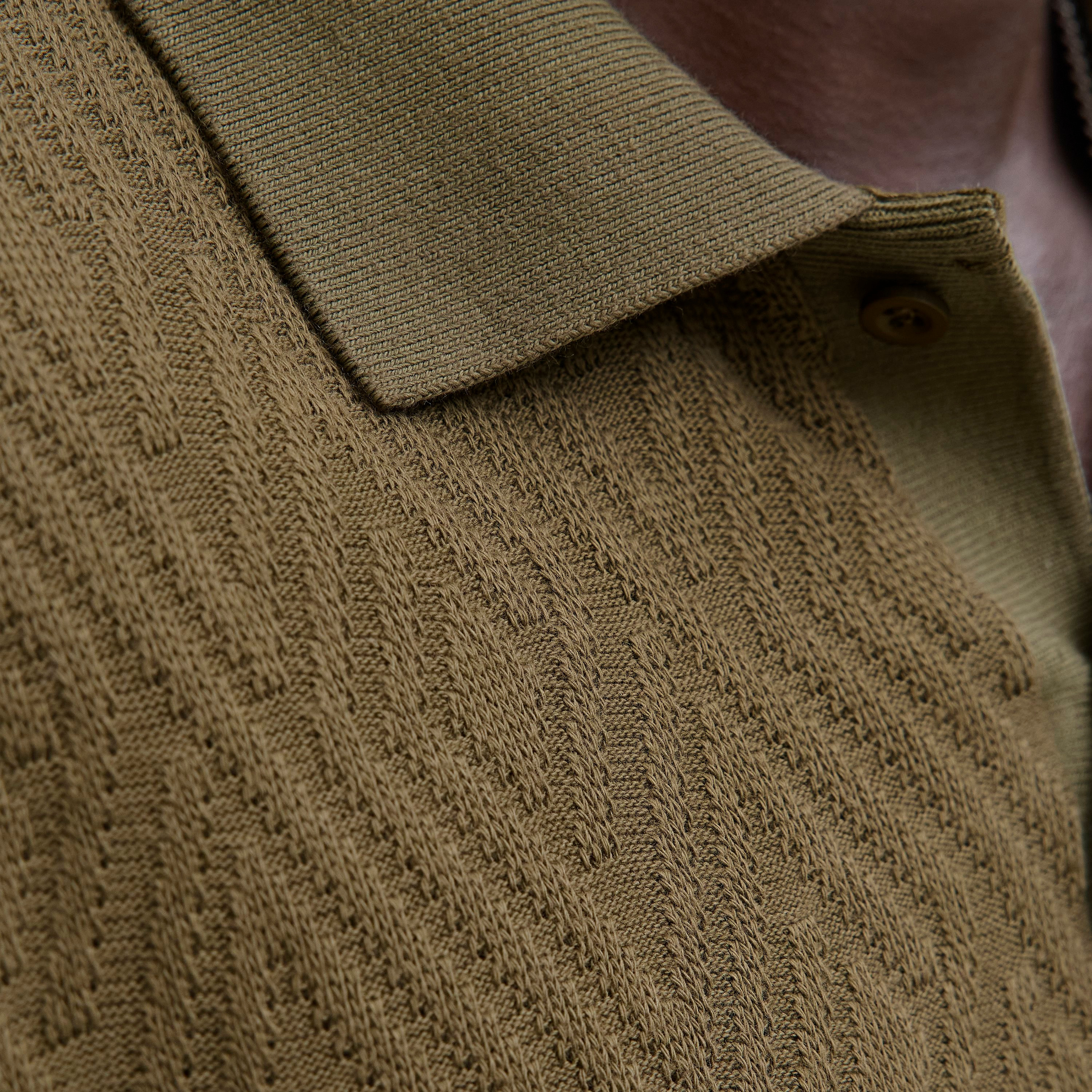 تيشيرت بولو رجالي جاك آند جونز بملمس هندسي بياقة مطوية وأكمام قصيرة-men-clothing-tshirtsandpolos-polos-image-3