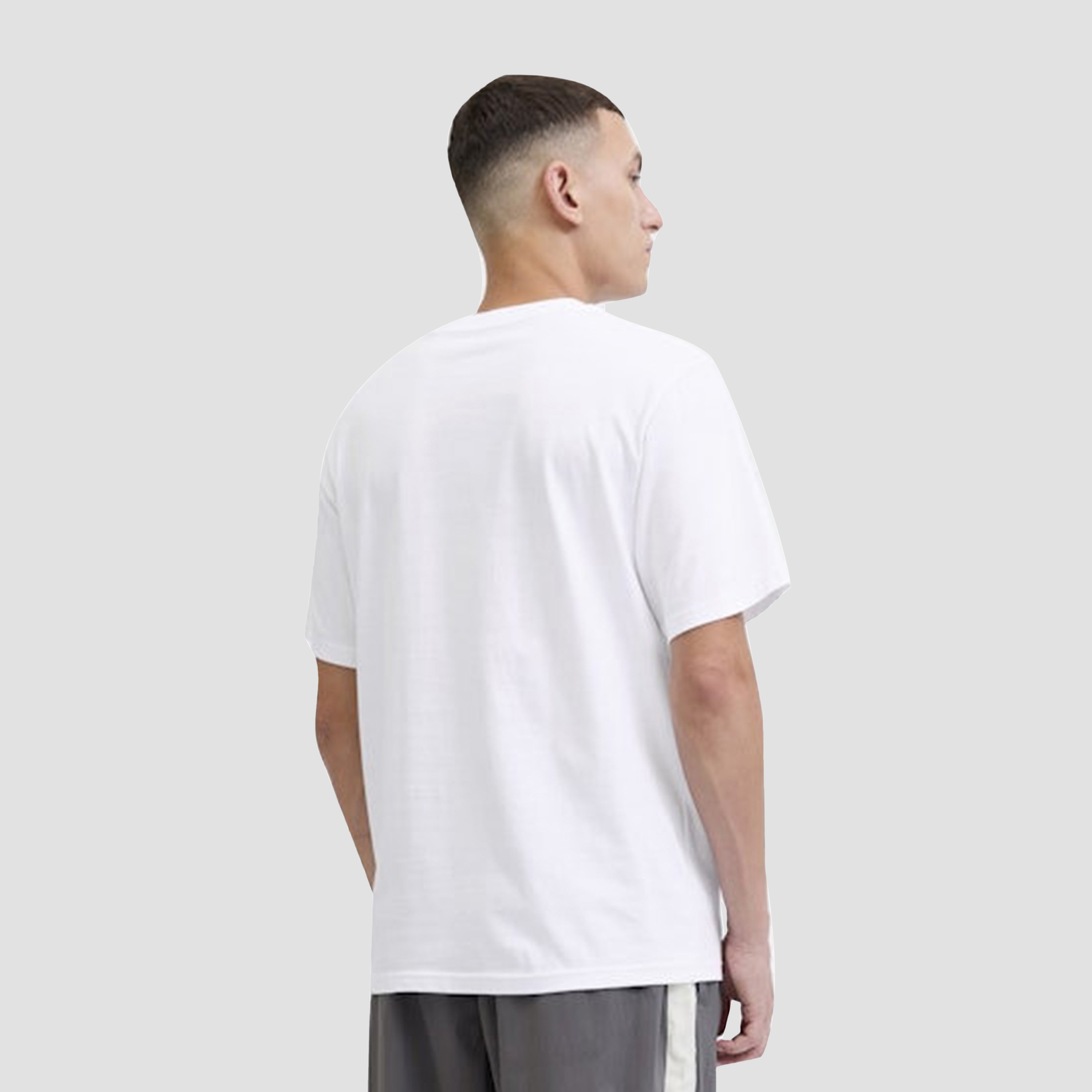 تيشيرت رجالي مطبوع برسومات بياقة دائرية وأكمام قصيرة من جاك ان جونز-men-clothing-tshirtsandpolos-tshirts-image-4