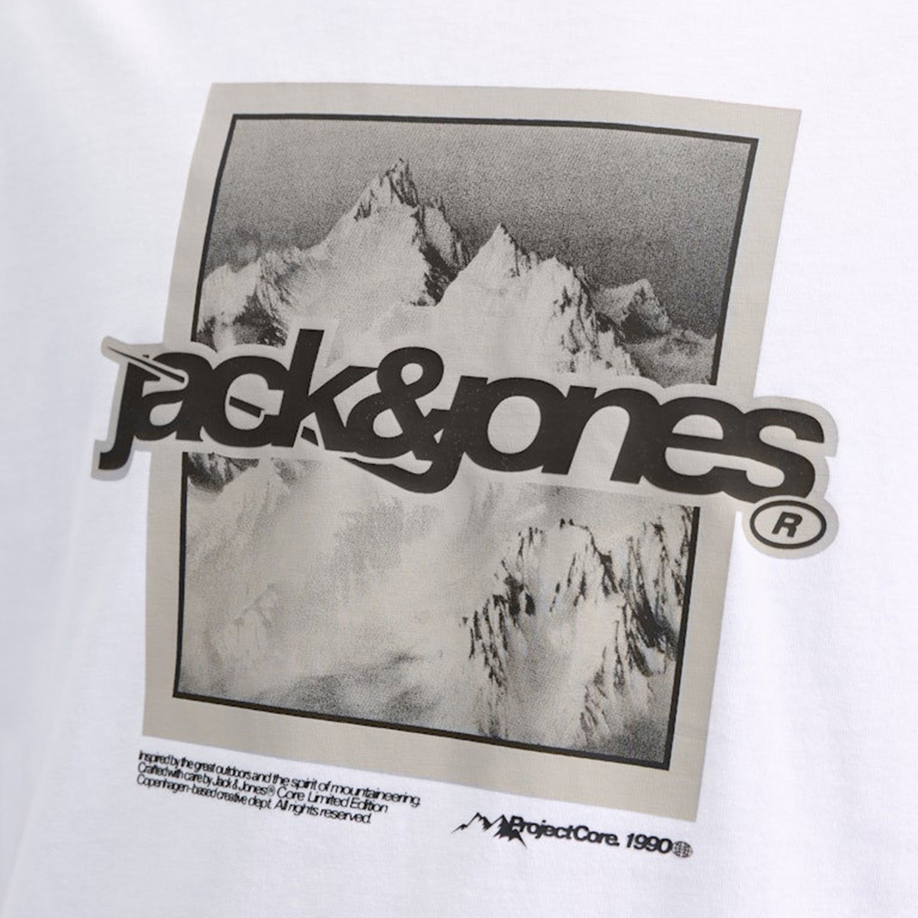 تيشيرت رجالي مطبوع برسومات بياقة دائرية وأكمام قصيرة من جاك ان جونز-men-clothing-tshirtsandpolos-tshirts-image-6