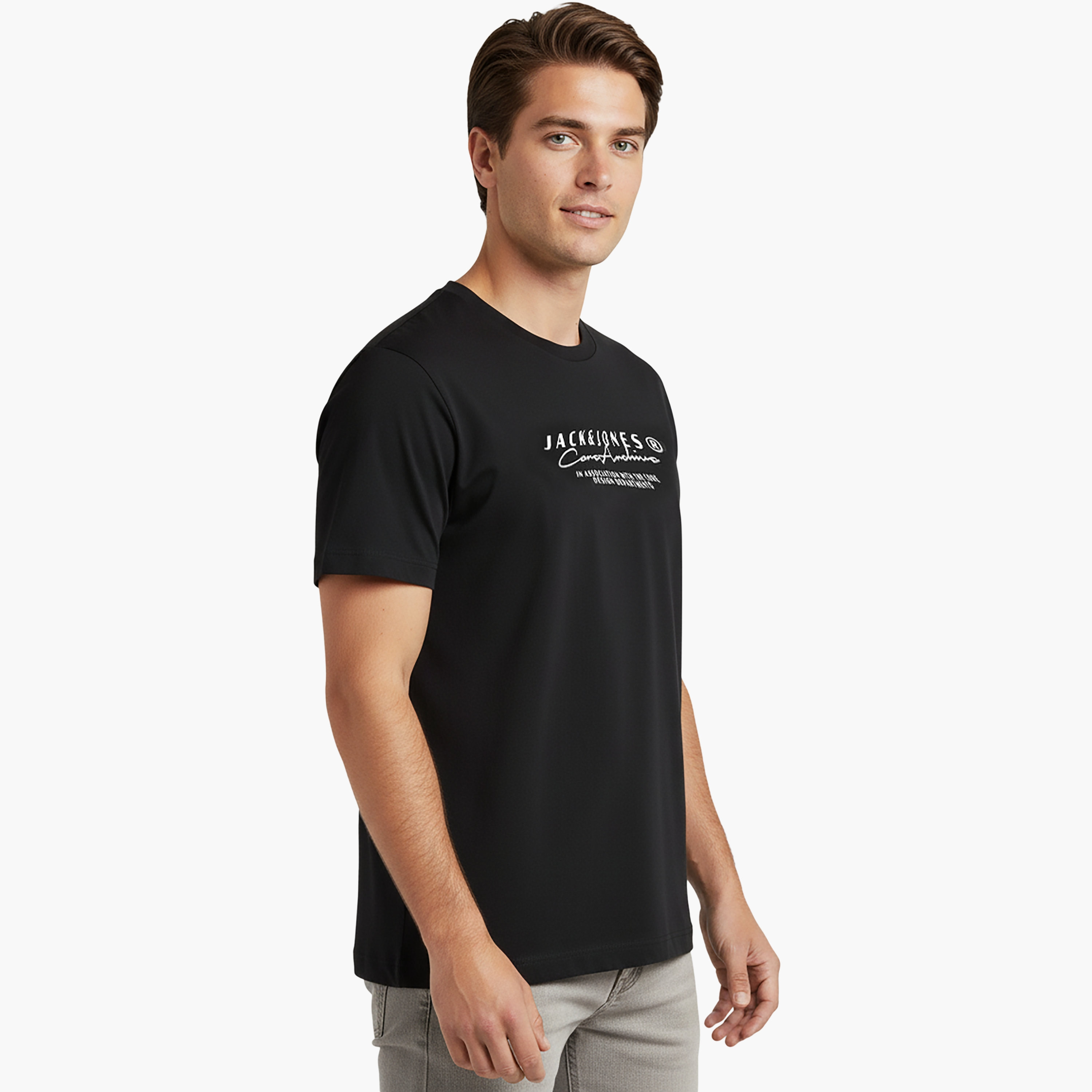 تيشيرت رجالي مطبوع برسومات بياقة دائرية وأكمام قصيرة من جاك آند جونز-men-clothing-tshirtsandpolos-tshirts-image-3