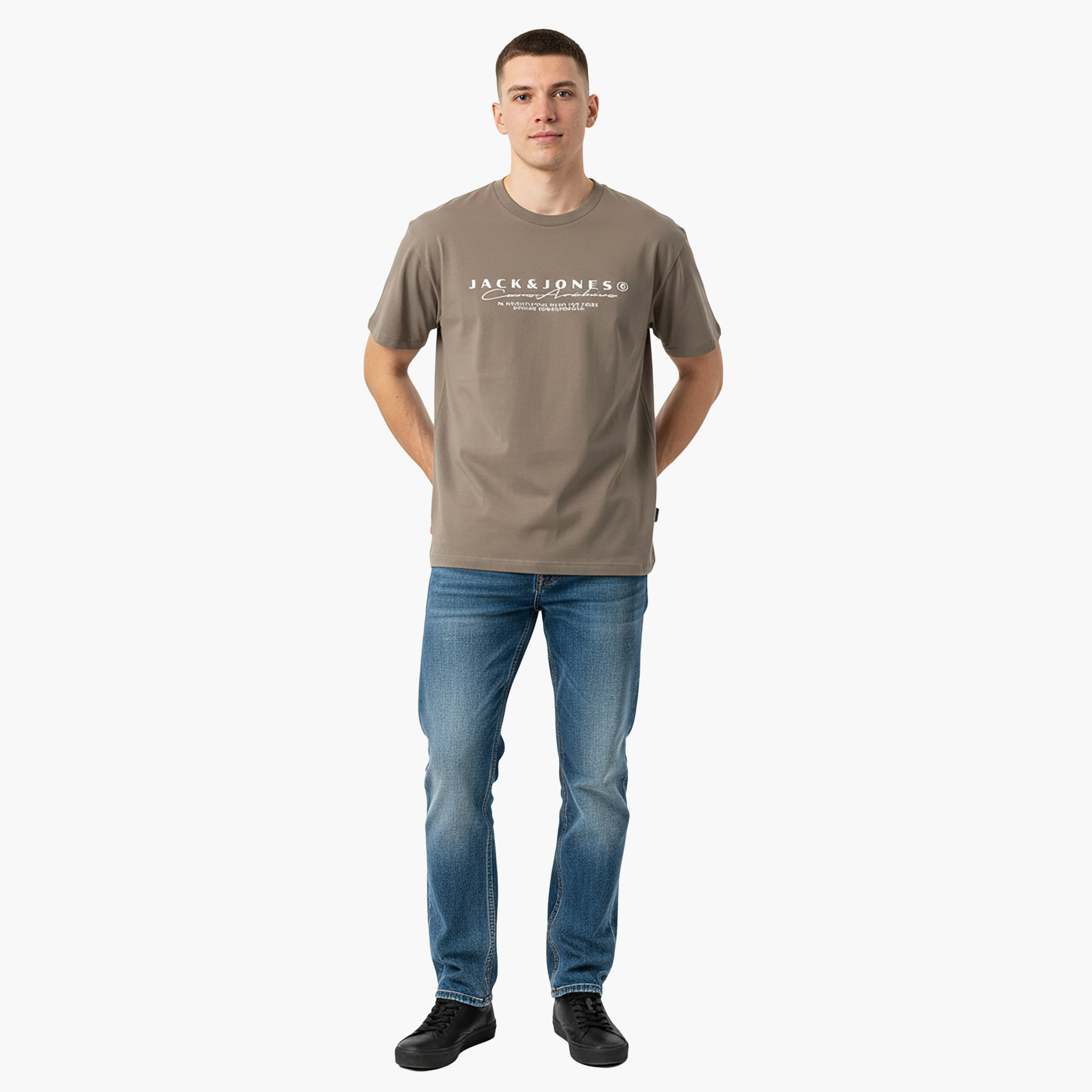 تيشيرت رجالي مطبوع برسومات بياقة دائرية وأكمام قصيرة من جاك آند جونز-men-clothing-tshirtsandpolos-tshirts-image-10