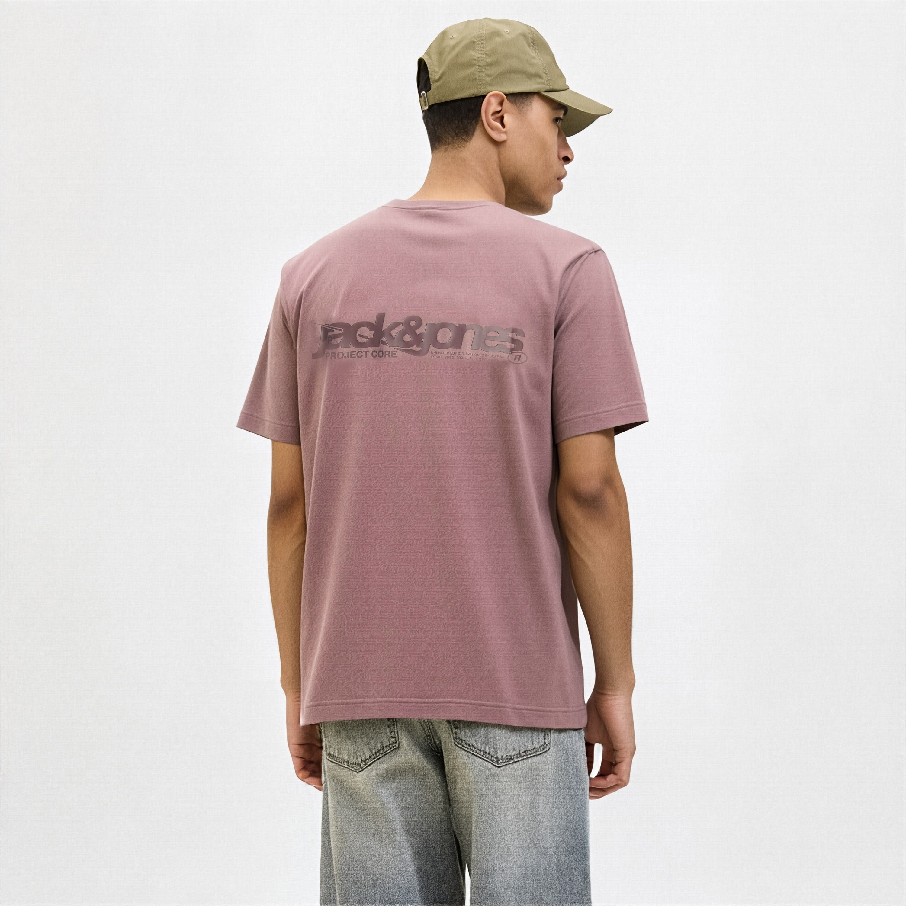 تيشيرت رجالي مطبوع برسومات بياقة دائرية وأكمام قصيرة من جاك ان جونز-men-clothing-tshirtsandpolos-tshirts-image-8