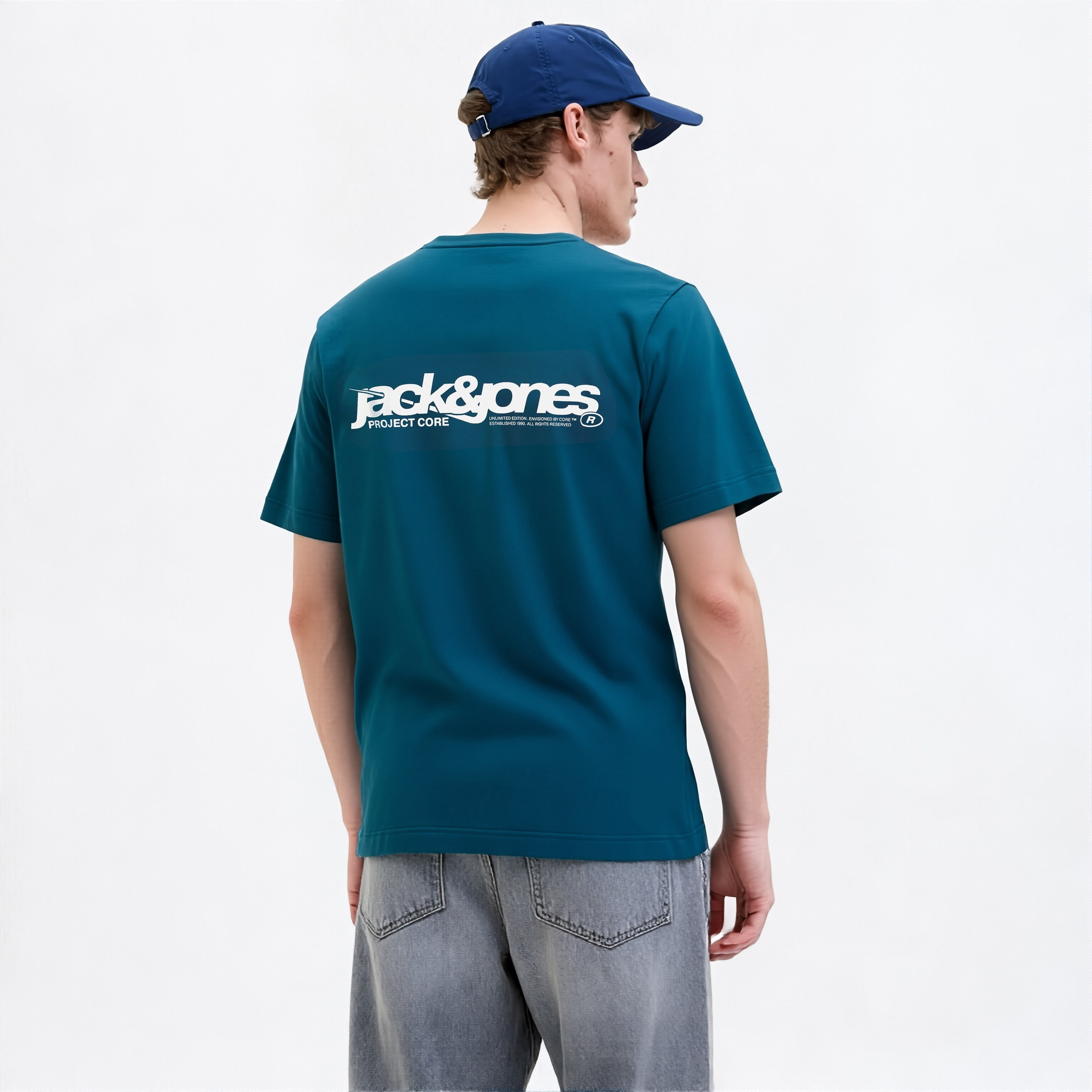 تيشيرت رجالي مطبوع برسومات بياقة دائرية وأكمام قصيرة من جاك ان جونز-men-clothing-tshirtsandpolos-tshirts-image-13