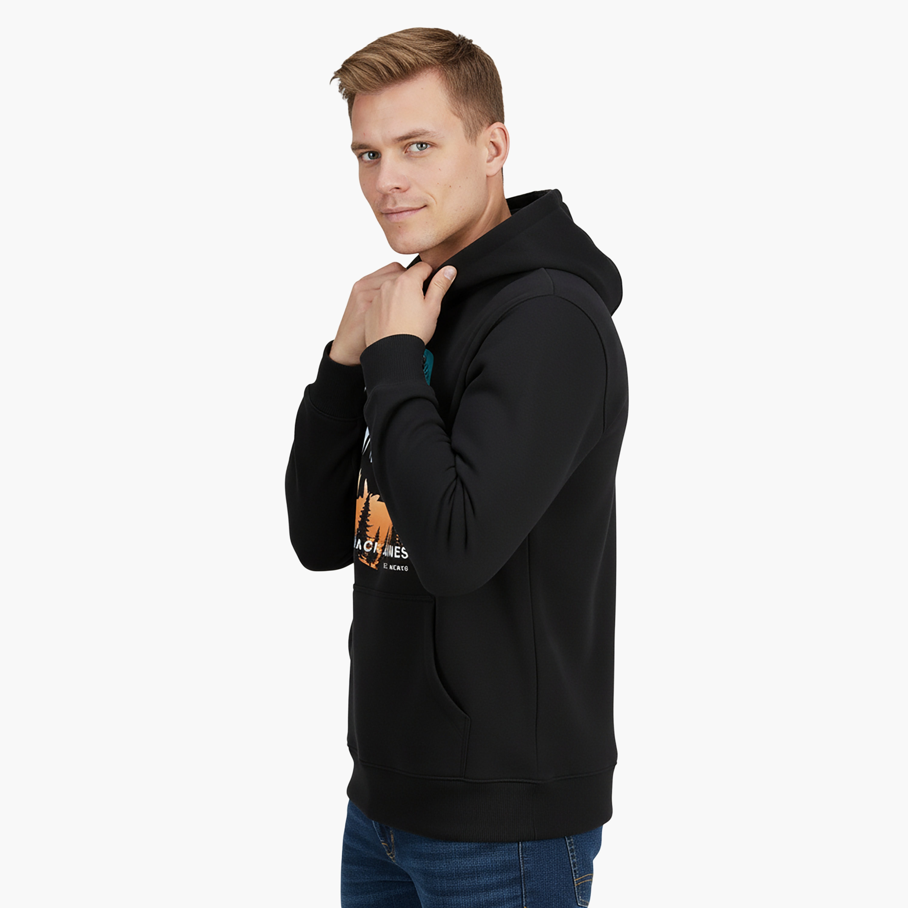 هودي رجالي مطبوع برسومات بأكمام طويلة من جاك آند جونز-men-winterwear-hoodiesandsweatshirts-image-3