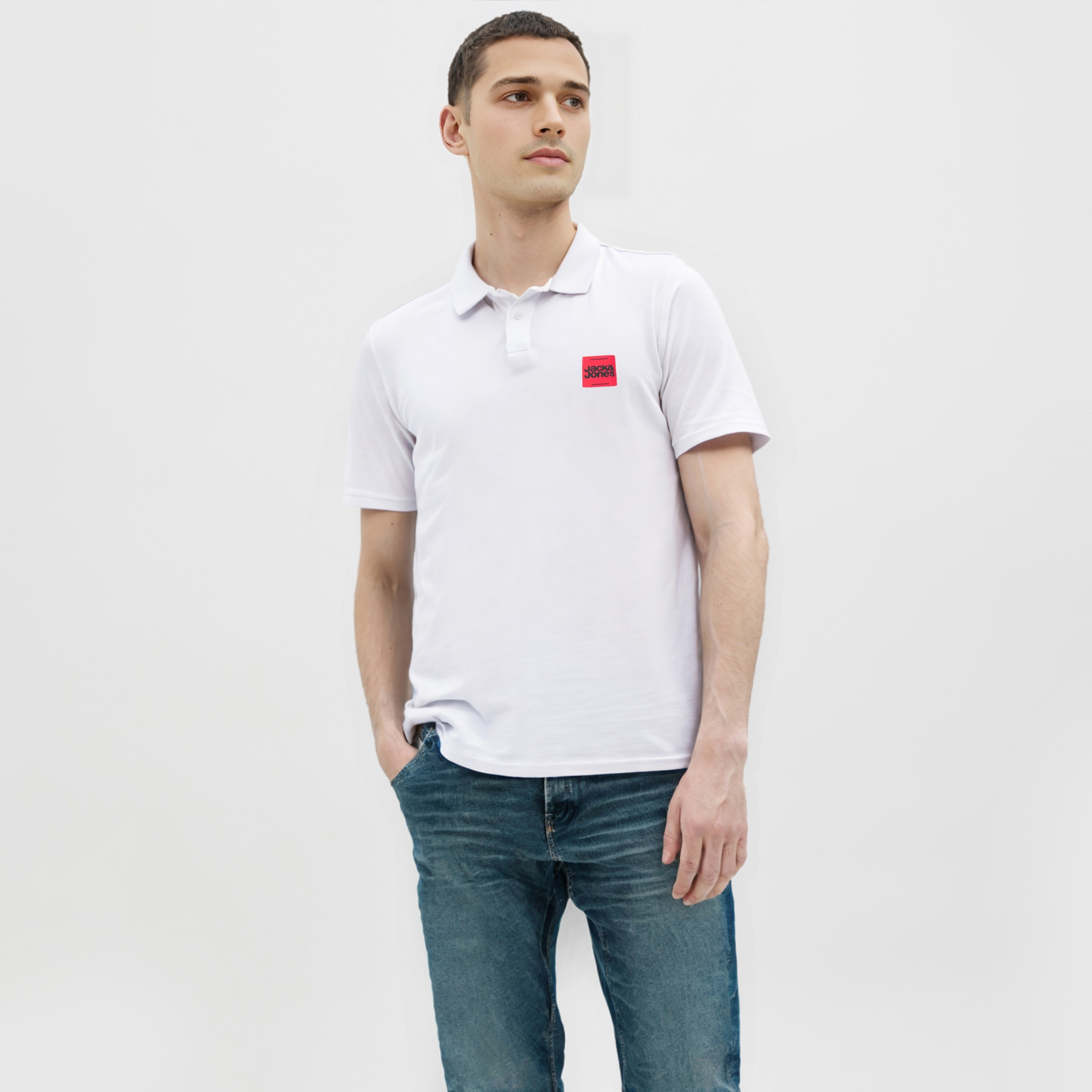 تي شيرت بولو رجالي سادة بياقة وأكمام قصيرة من جاك اند جونز-men-clothing-tshirtsandpolos-polos-image-1