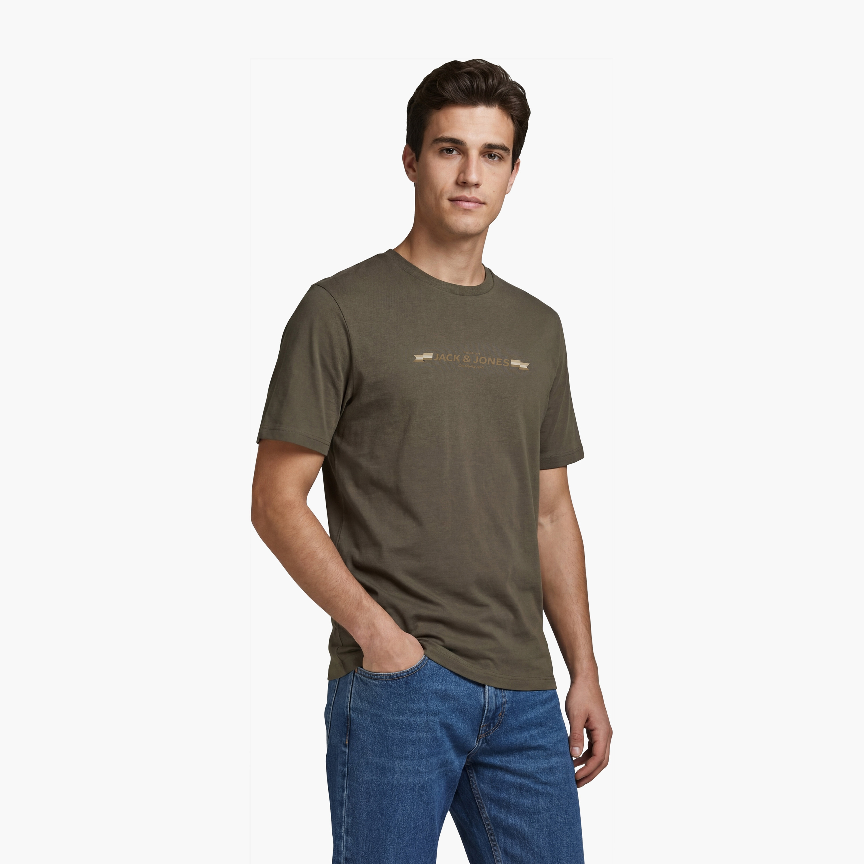 تيشيرت رجالي سادة بياقة دائرية وأكمام قصيرة من جاك ان جونز-men-clothing-tshirtsandpolos-tshirts-image-9
