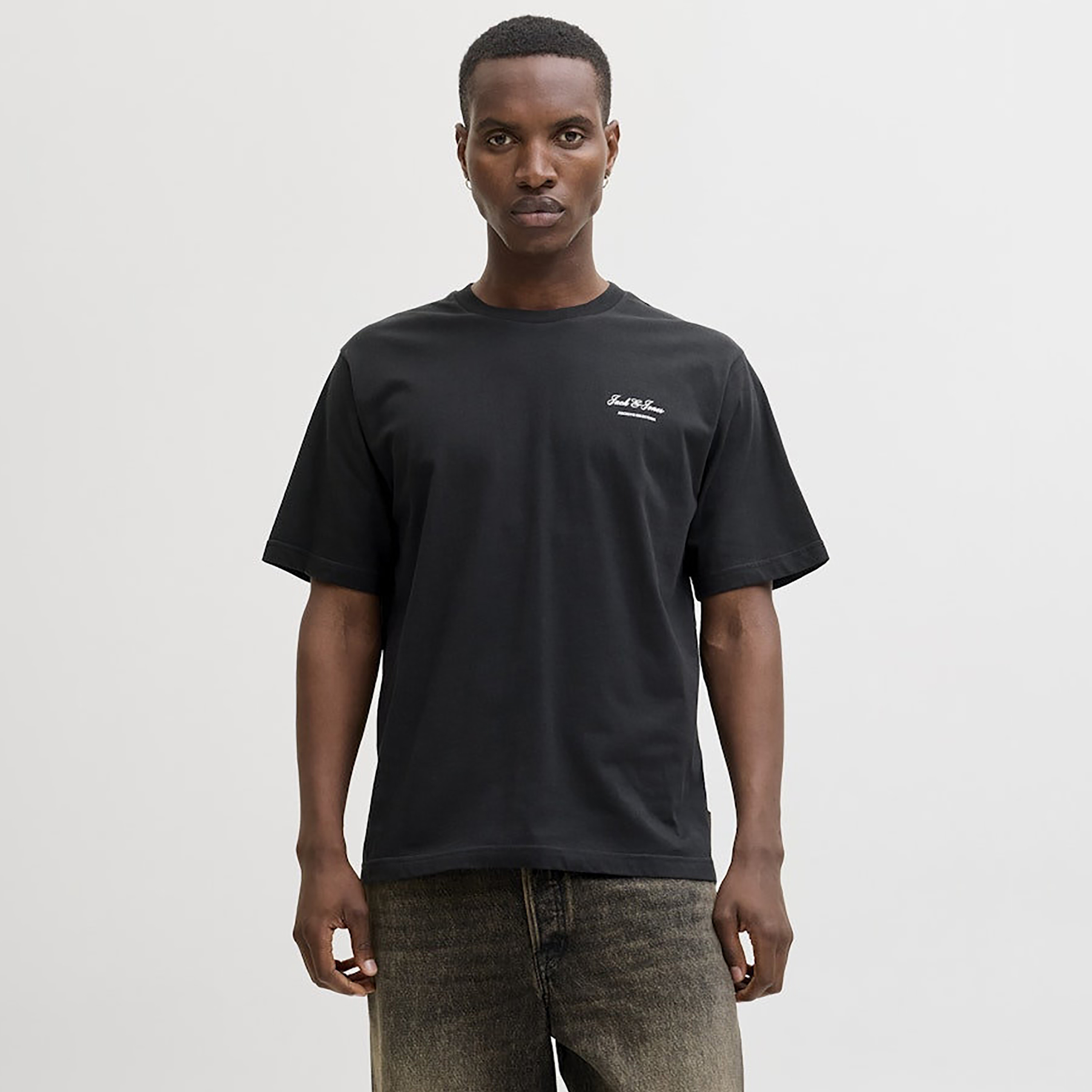 تيشيرت رجالي سادة بياقة دائرية وأكمام قصيرة من جاك ان جونز-men-clothing-tshirtsandpolos-tshirts-image-1