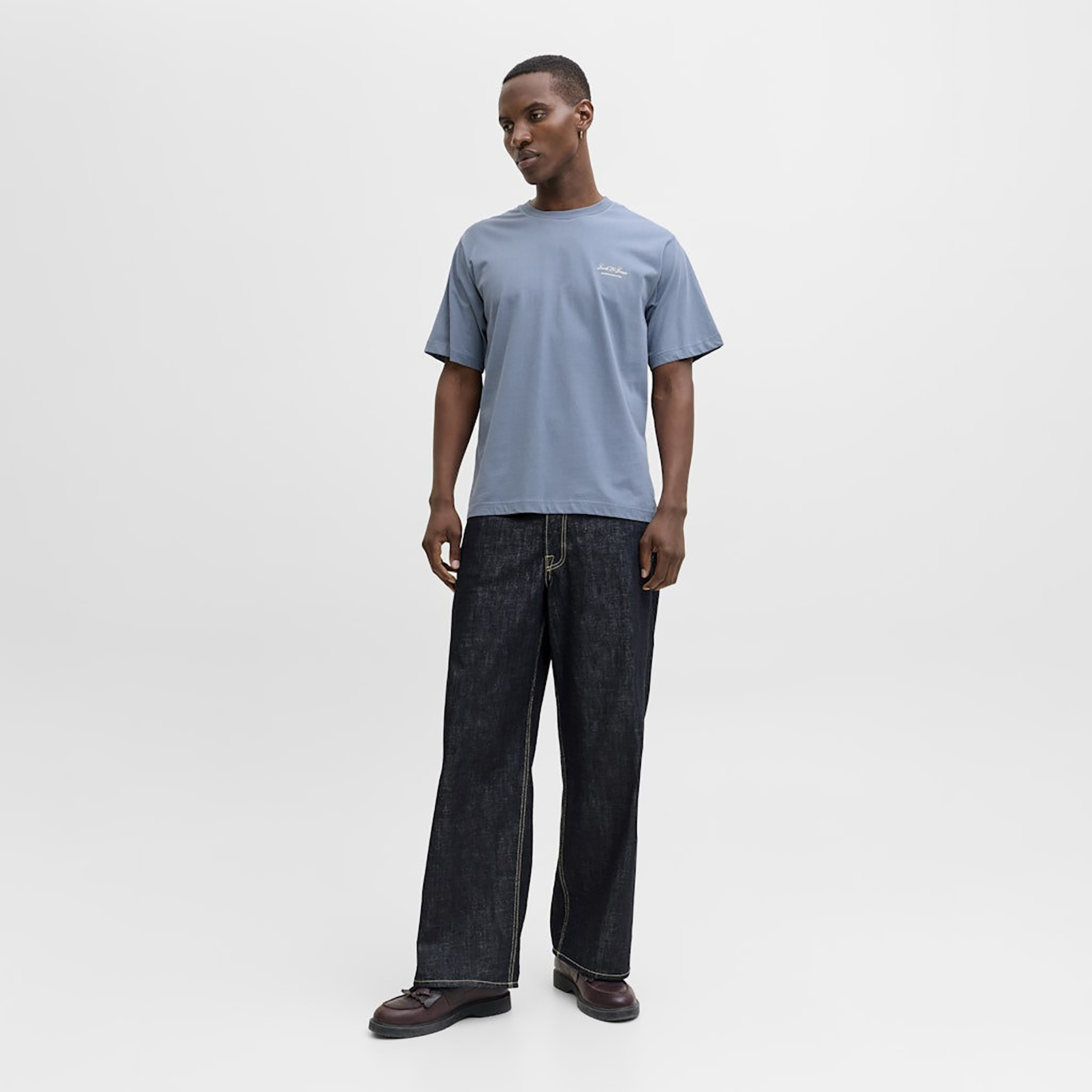 تيشيرت رجالي سادة بياقة دائرية وأكمام قصيرة من جاك ان جونز-men-clothing-tshirtsandpolos-tshirts-image-6