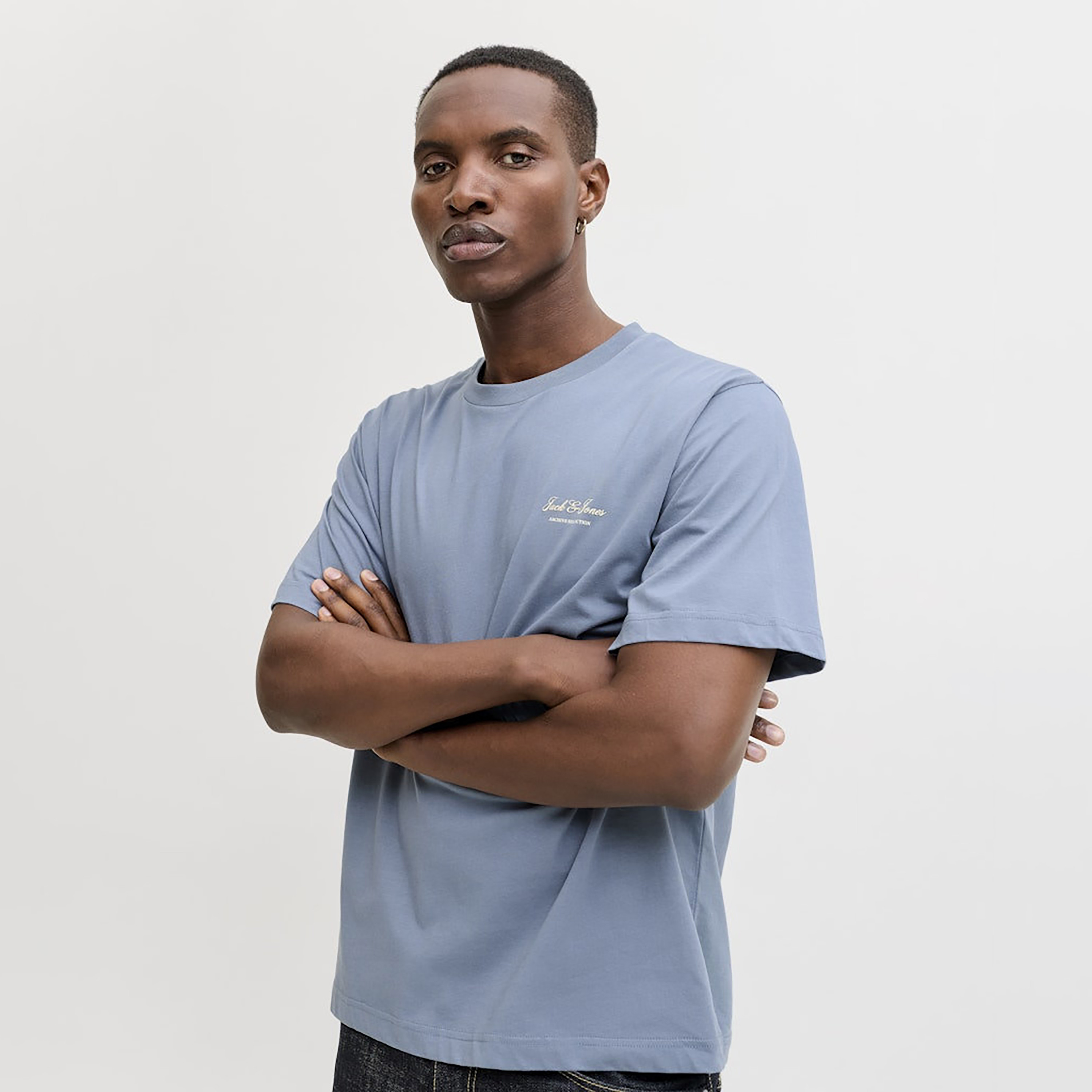 تيشيرت رجالي سادة بياقة دائرية وأكمام قصيرة من جاك ان جونز-men-clothing-tshirtsandpolos-tshirts-image-7