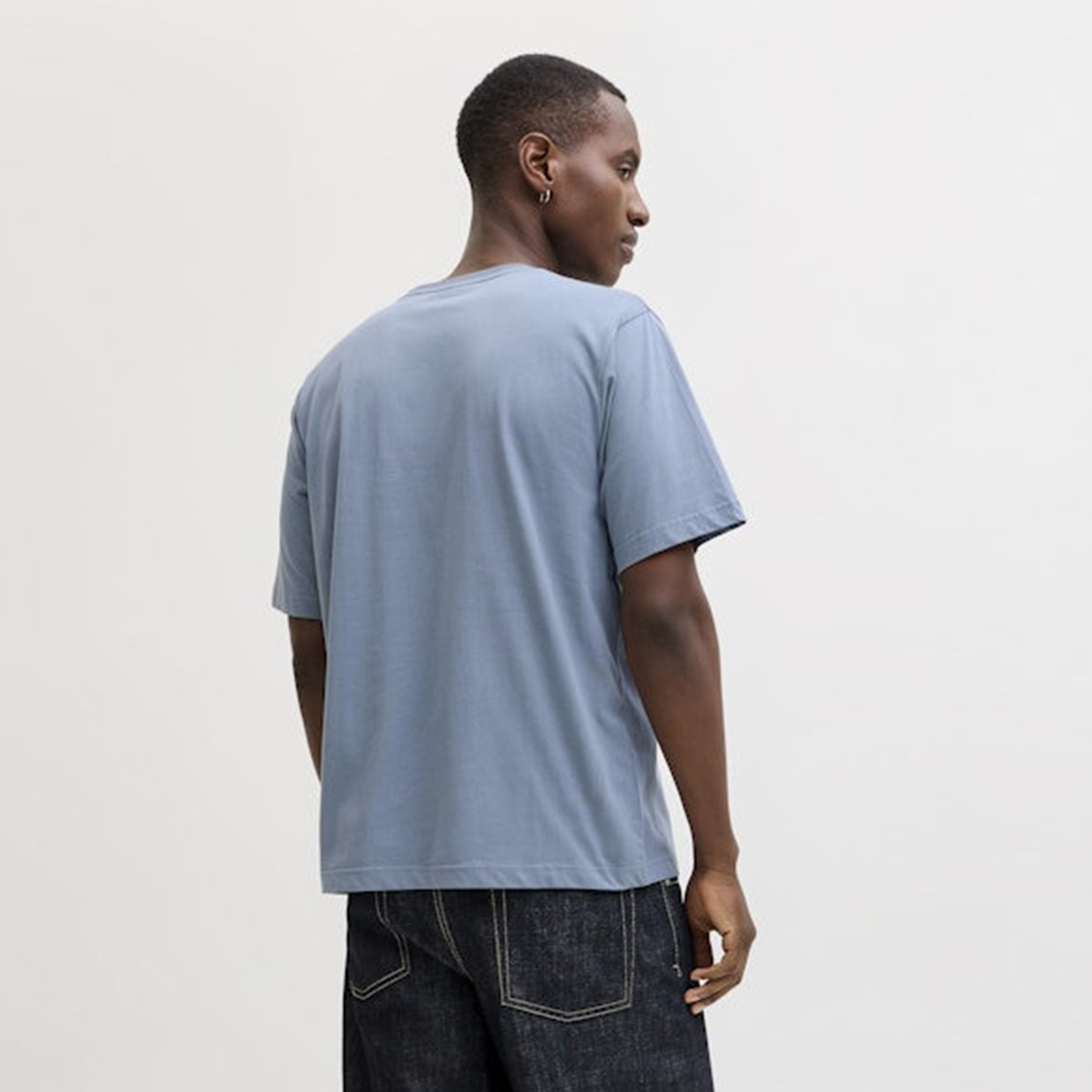 تيشيرت رجالي سادة بياقة دائرية وأكمام قصيرة من جاك ان جونز-men-clothing-tshirtsandpolos-tshirts-image-9