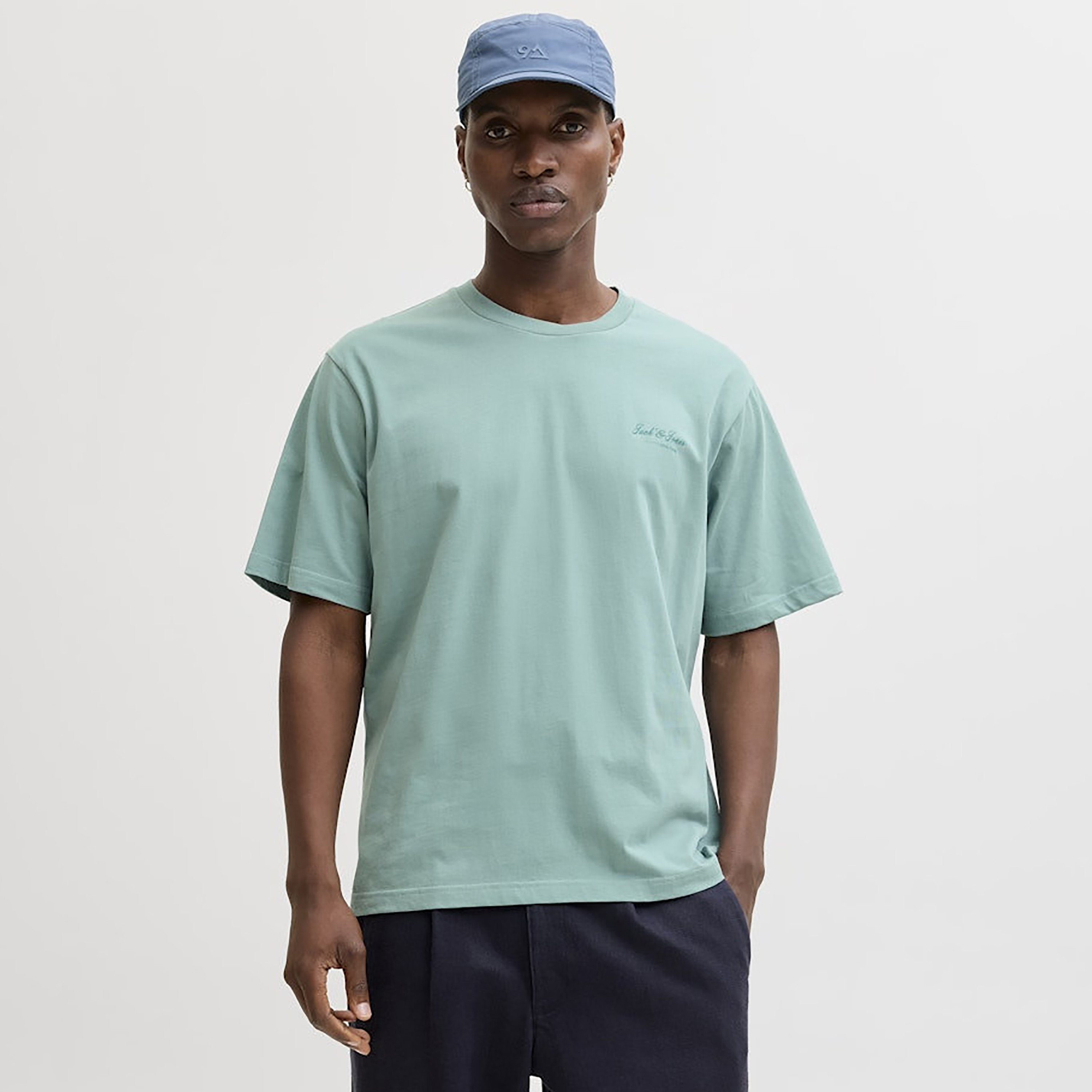 تيشيرت رجالي سادة بياقة دائرية وأكمام قصيرة من جاك ان جونز-men-clothing-tshirtsandpolos-tshirts-image-10
