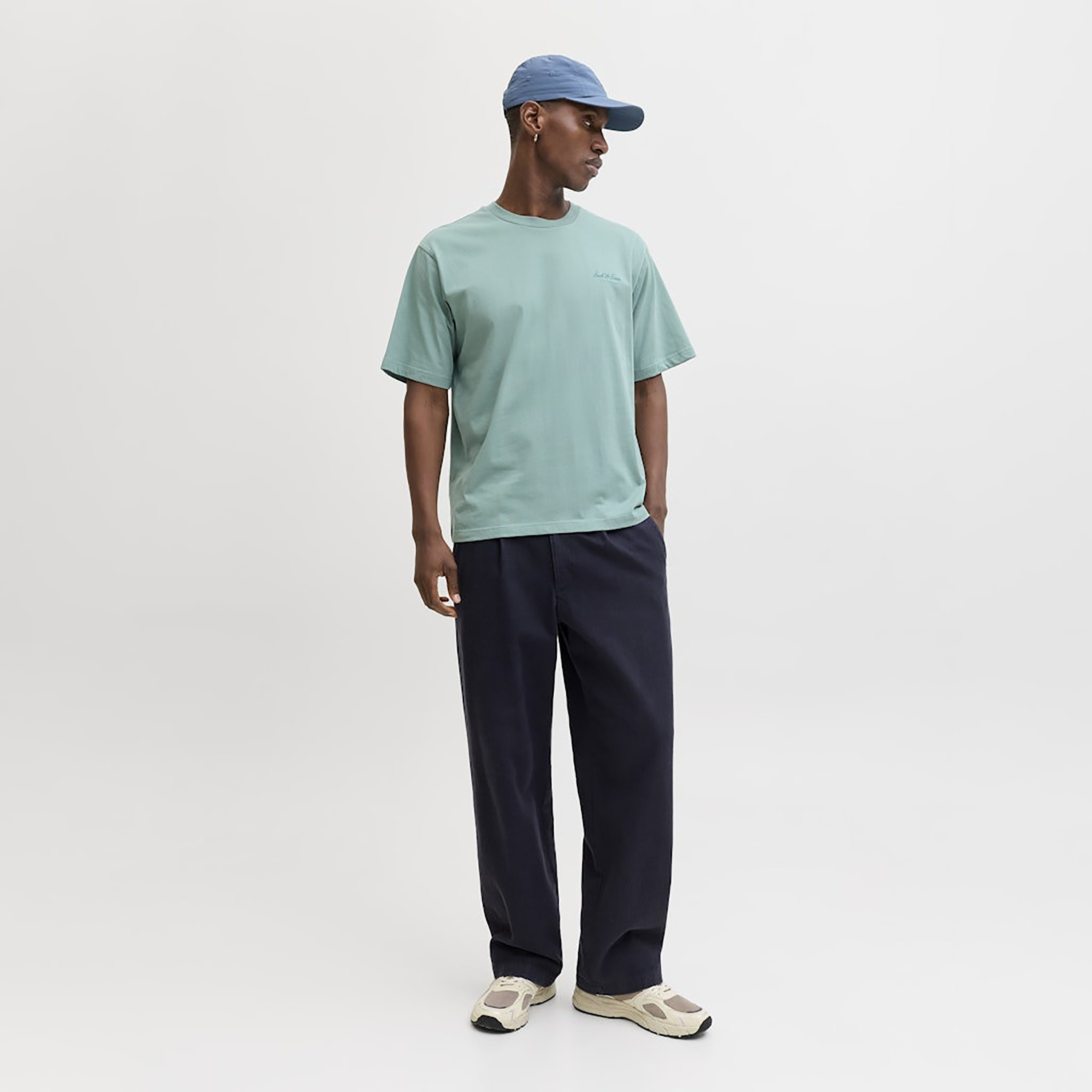 تيشيرت رجالي سادة بياقة دائرية وأكمام قصيرة من جاك ان جونز-men-clothing-tshirtsandpolos-tshirts-image-11