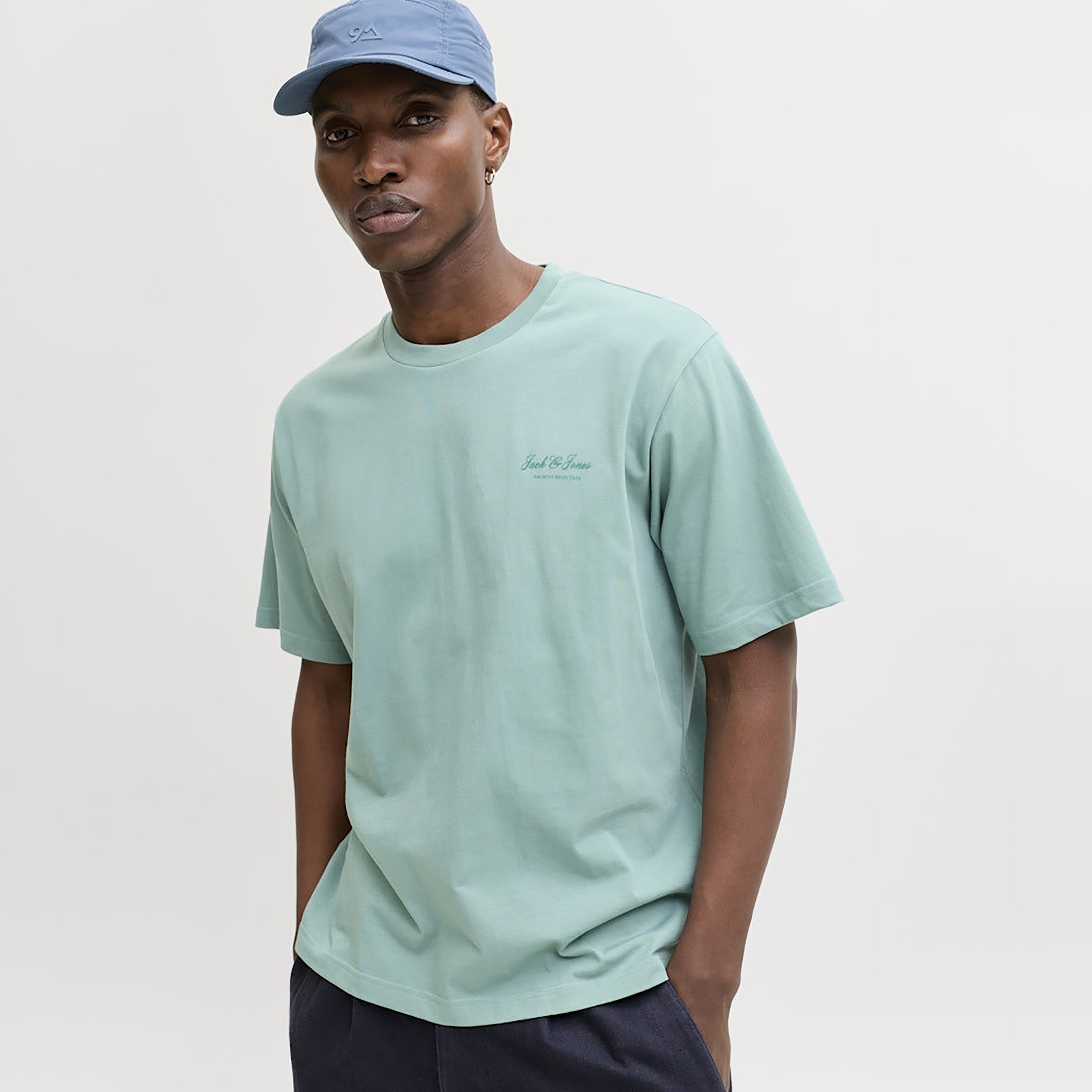 تيشيرت رجالي سادة بياقة دائرية وأكمام قصيرة من جاك ان جونز-men-clothing-tshirtsandpolos-tshirts-image-12