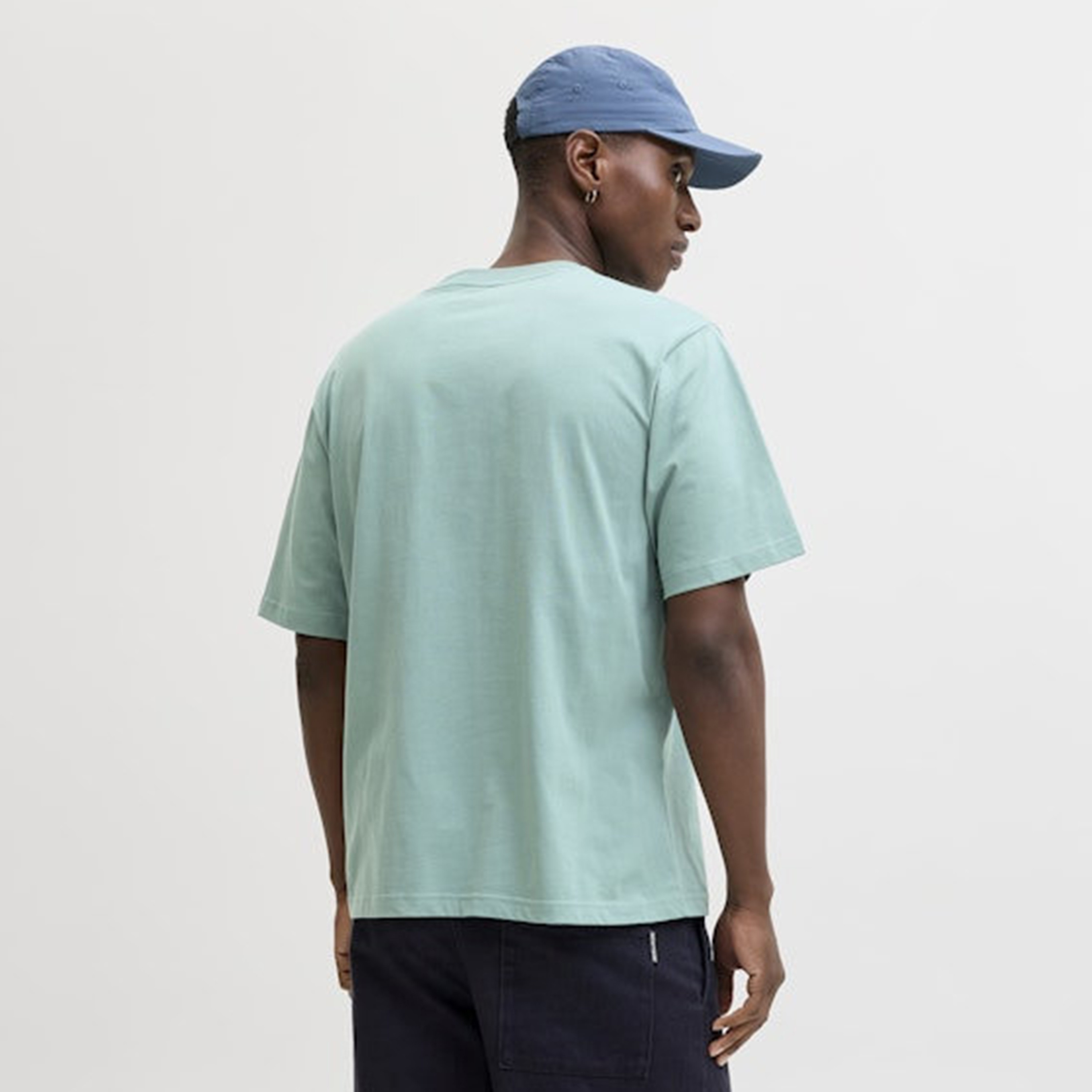 تيشيرت رجالي سادة بياقة دائرية وأكمام قصيرة من جاك ان جونز-men-clothing-tshirtsandpolos-tshirts-image-14