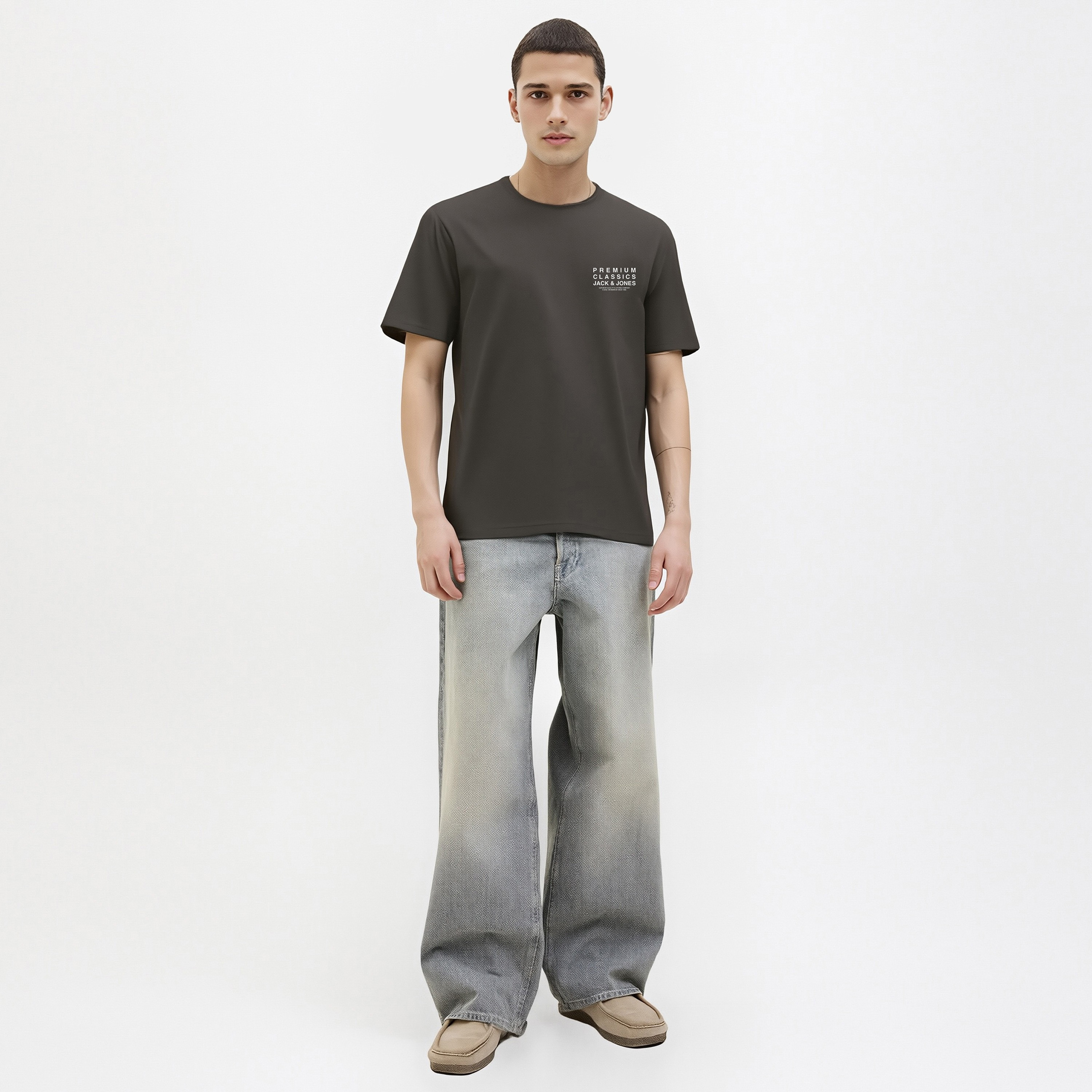 تيشيرت رجالي سادة بياقة دائرية وأكمام قصيرة من جاك ان جونز-men-clothing-tshirtsandpolos-tshirts-image-11