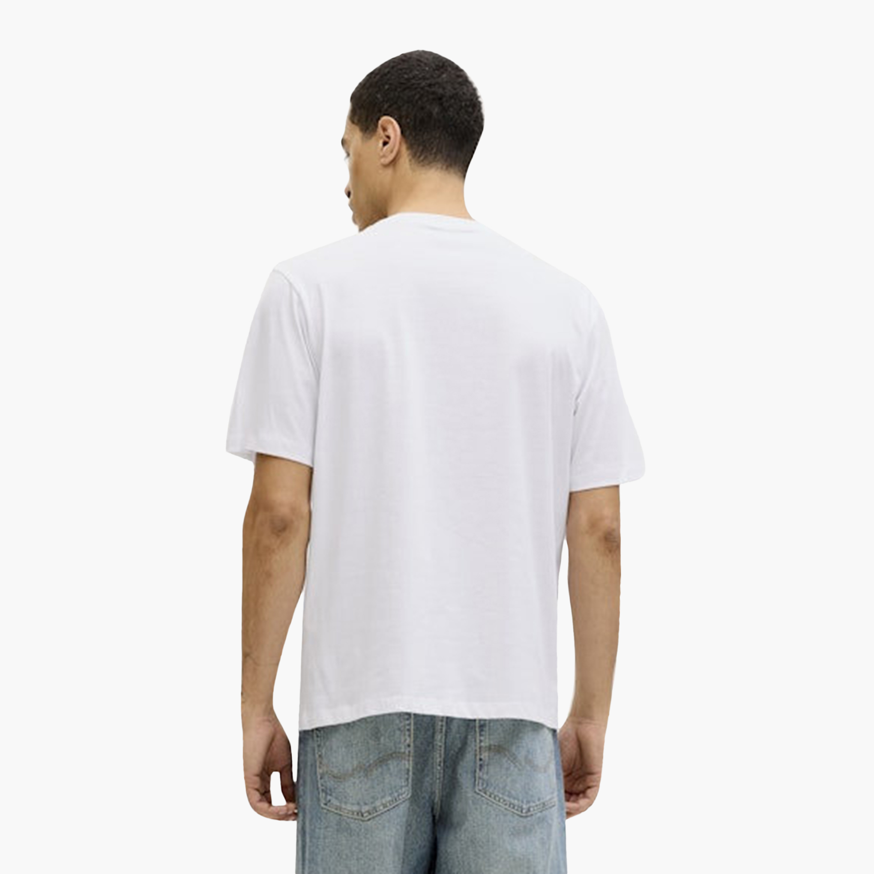 تي شيرت رجالي بأكمام قصيرة ورقبة دائرية ورسومات جرافيكية من جاك اند جونز-men-clothing-tshirtsandpolos-tshirts-image-4
