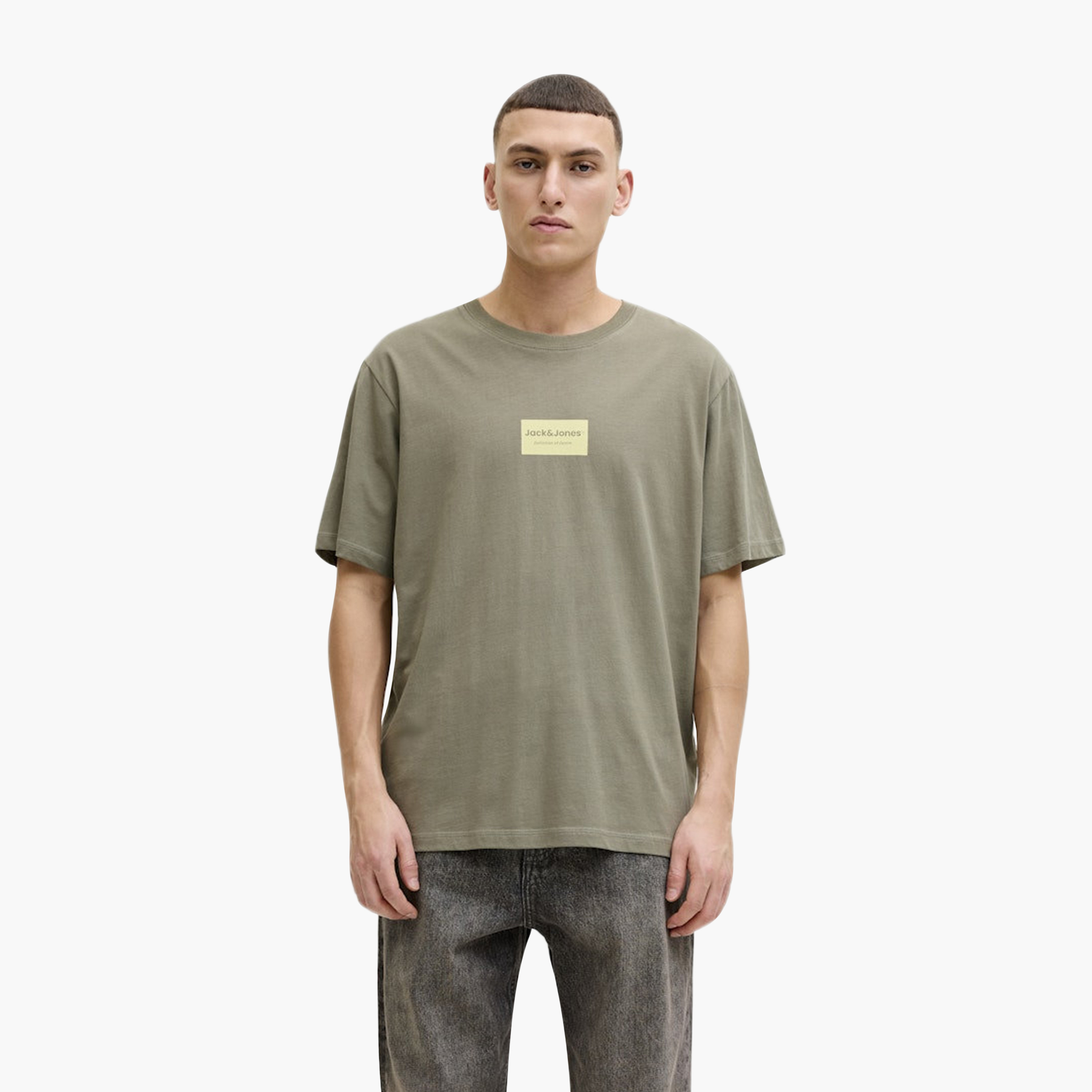 تيشيرت رجالي سادة بياقة دائرية وأكمام قصيرة من جاك ان جونز-men-clothing-tshirtsandpolos-tshirts-image-17