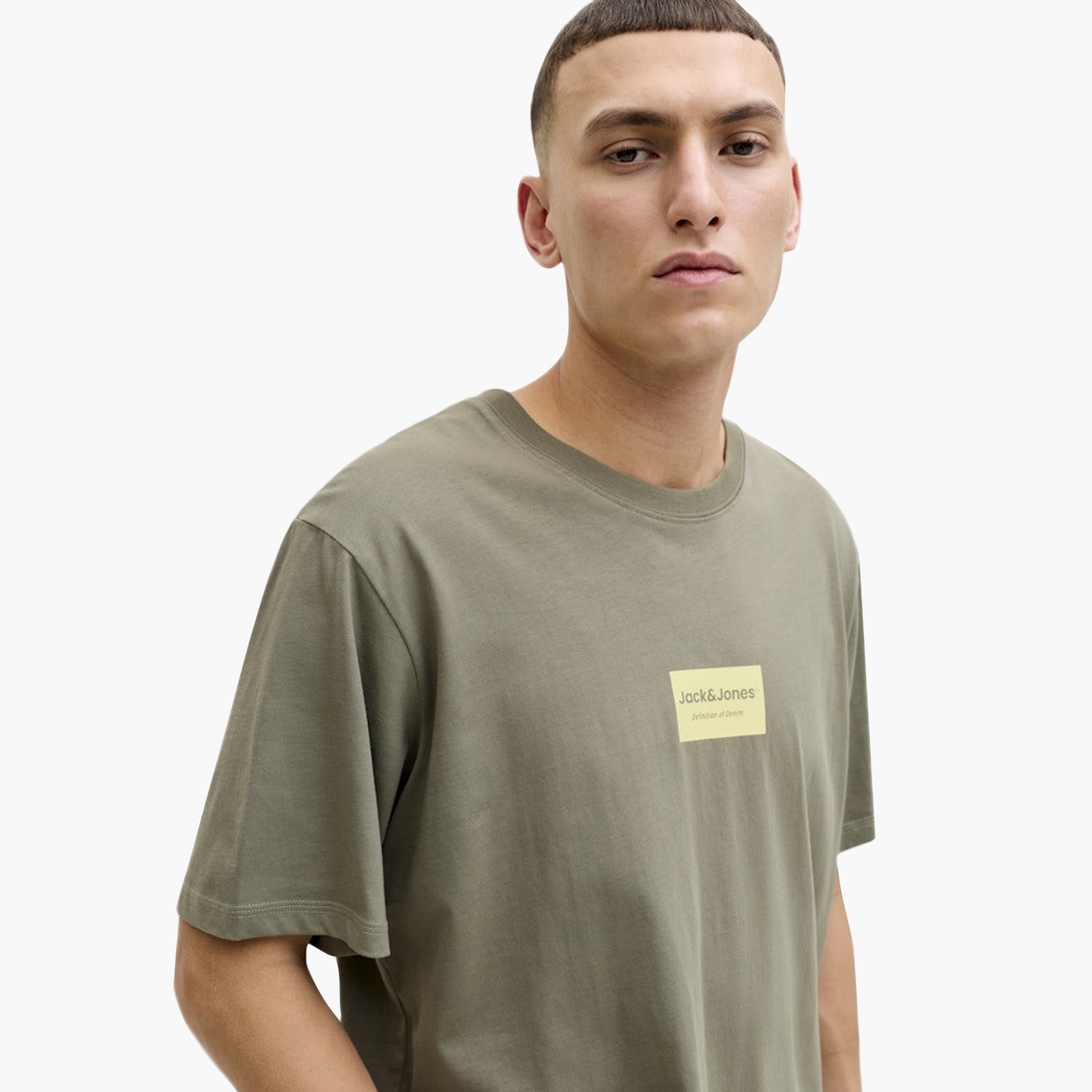 تيشيرت رجالي سادة بياقة دائرية وأكمام قصيرة من جاك ان جونز-men-clothing-tshirtsandpolos-tshirts-image-19