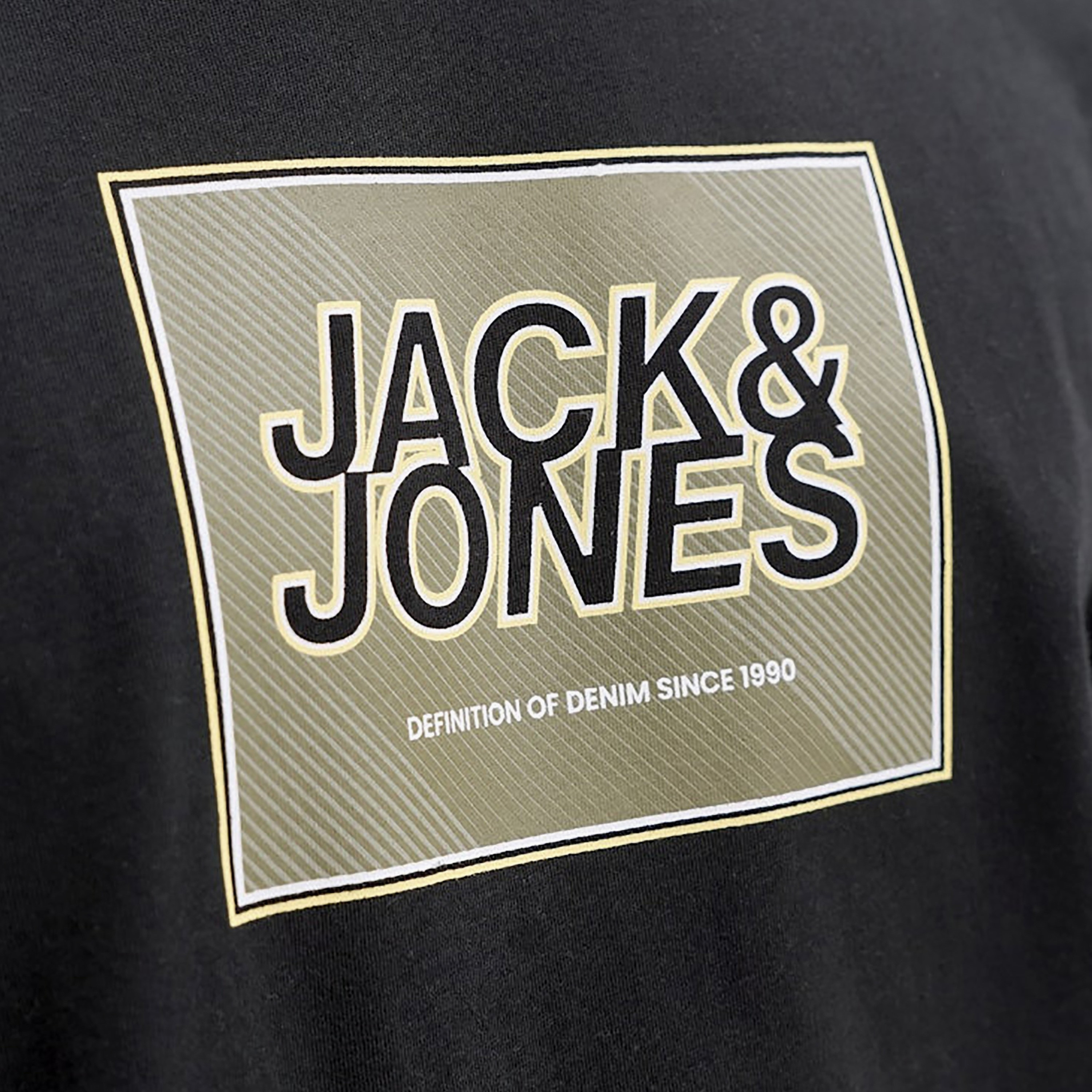 تيشيرت رجالي مطبوع برسومات بياقة دائرية وأكمام قصيرة من جاك ان جونز-men-clothing-tshirtsandpolos-tshirts-image-6