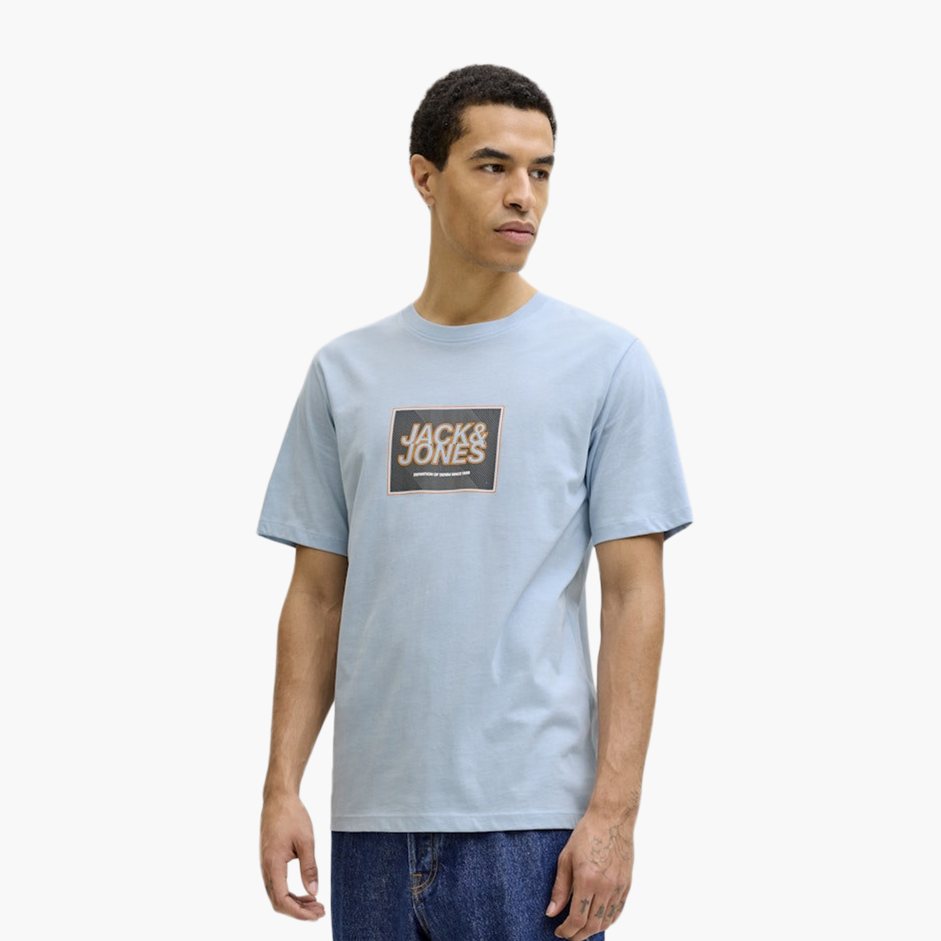 تيشيرت رجالي مطبوع برسومات بياقة دائرية وأكمام قصيرة من جاك ان جونز-men-clothing-tshirtsandpolos-tshirts-image-16