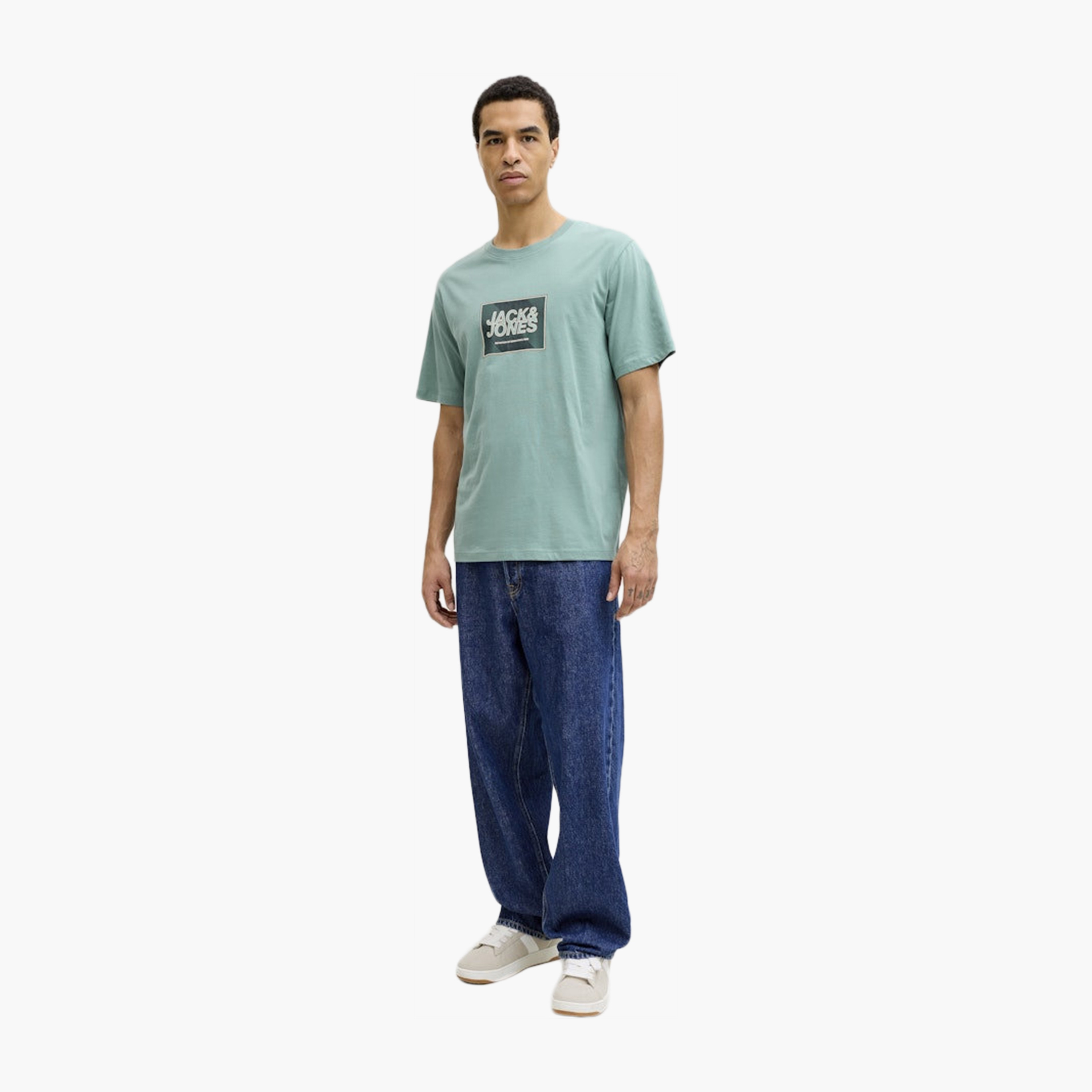 تيشيرت رجالي مطبوع برسومات بياقة دائرية وأكمام قصيرة من جاك ان جونز-men-clothing-tshirtsandpolos-tshirts-image-21