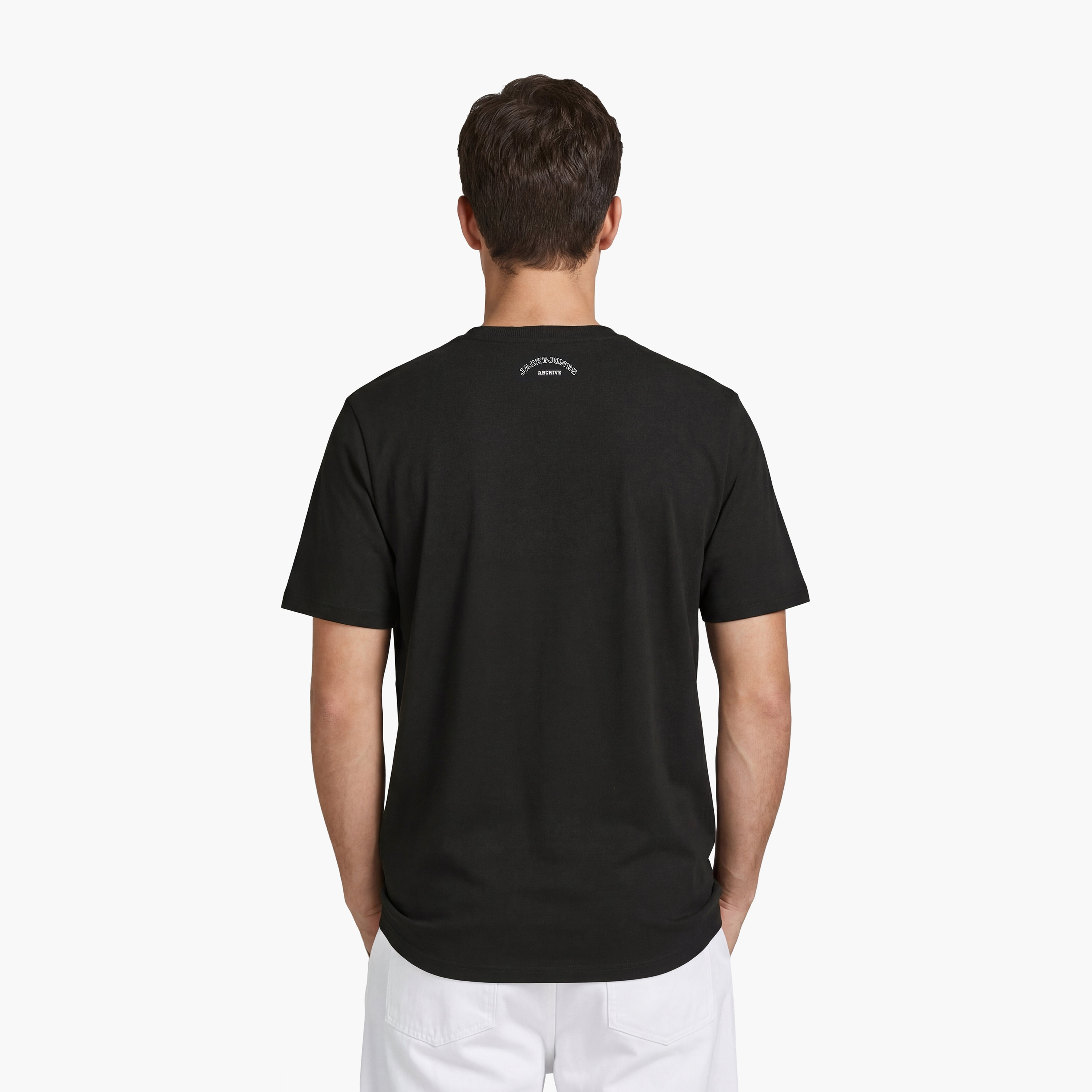 تيشيرت رجالي سادة بياقة دائرية وأكمام قصيرة من جاك ان جونز-men-clothing-tshirtsandpolos-tshirts-image-3