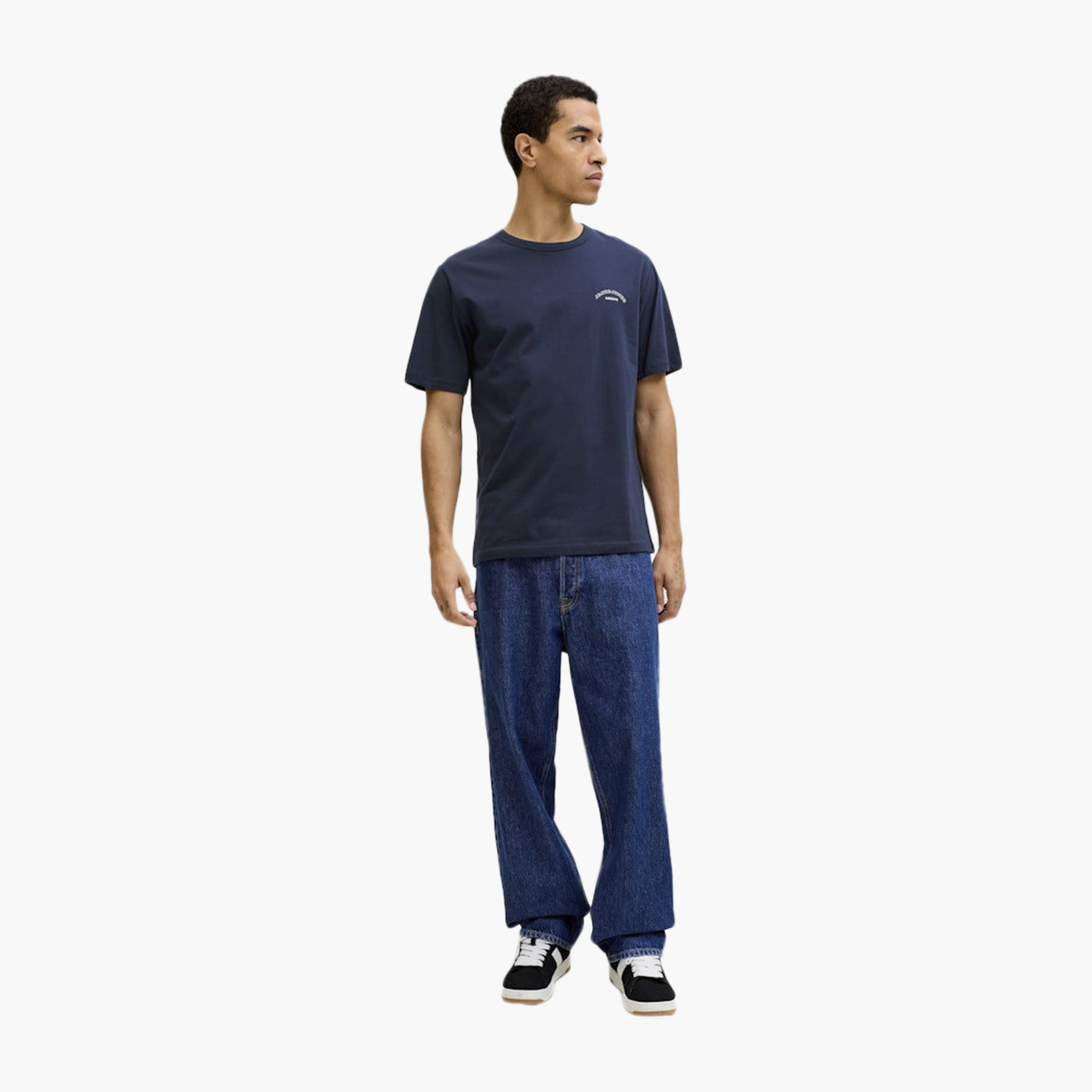 تيشيرت رجالي سادة بياقة دائرية وأكمام قصيرة من جاك ان جونز-men-clothing-tshirtsandpolos-tshirts-image-23