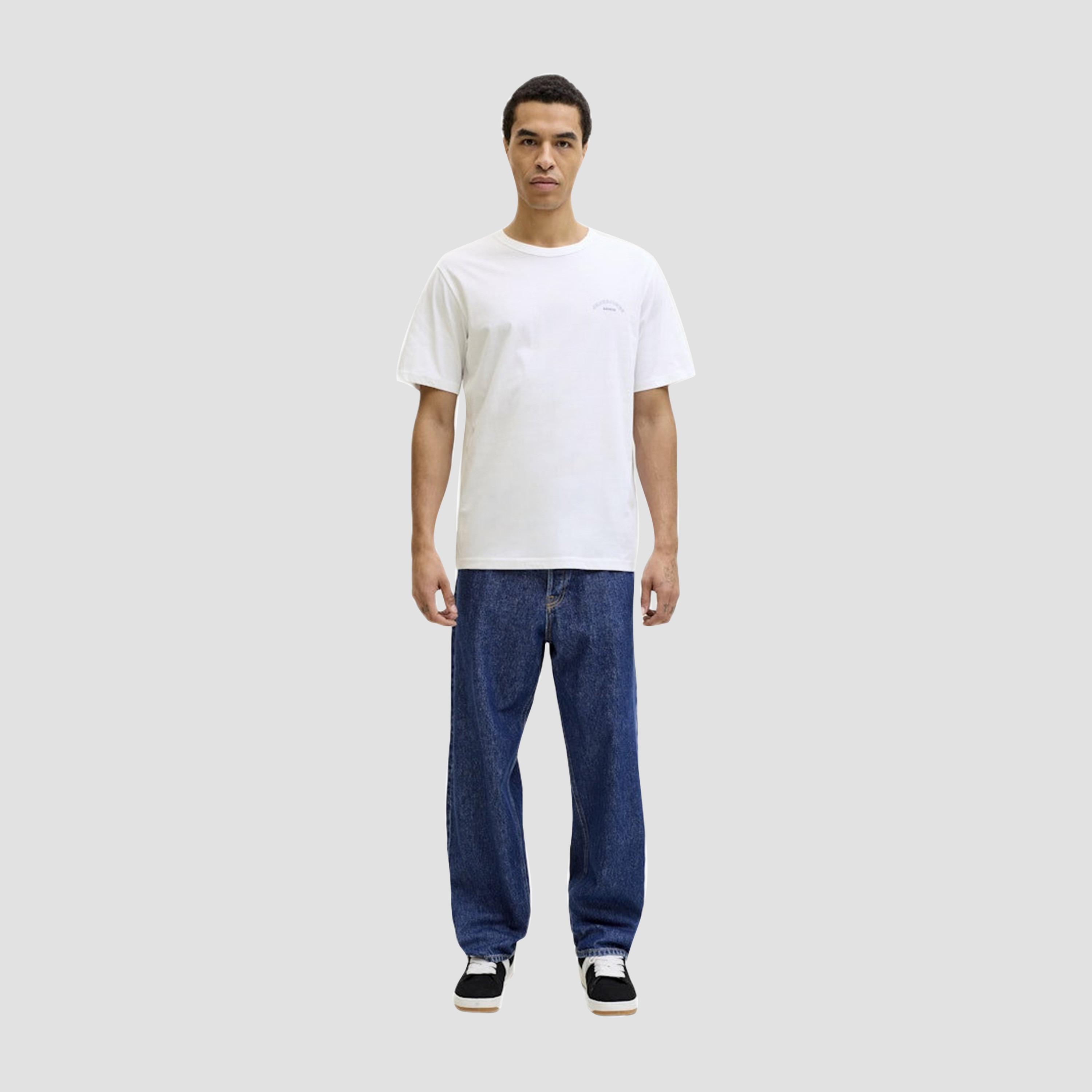 تيشيرت رجالي سادة بياقة دائرية وأكمام قصيرة من جاك ان جونز-men-clothing-tshirtsandpolos-tshirts-image-10