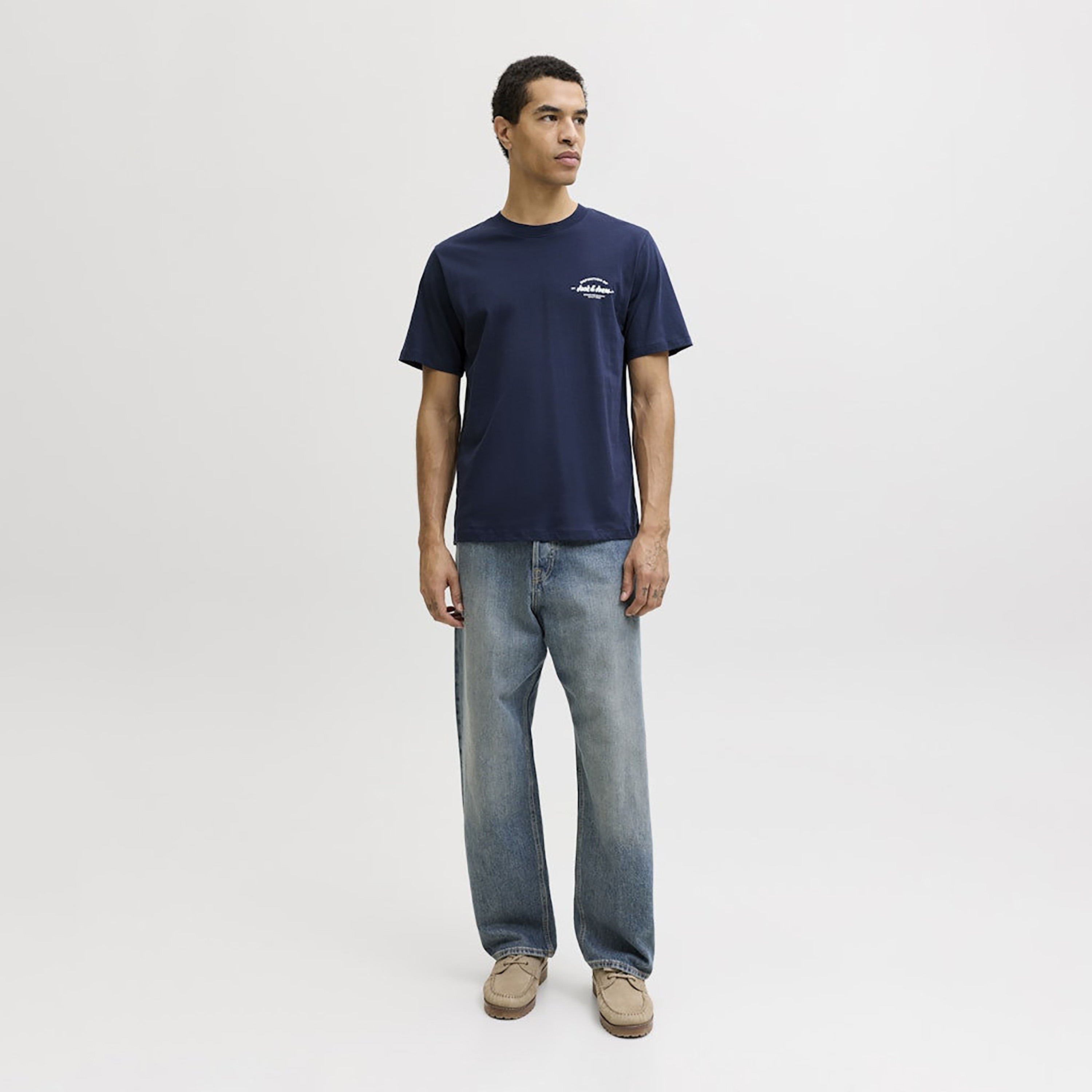 تيشيرت رجالي سادة بياقة دائرية وأكمام قصيرة من جاك ان جونز-men-clothing-tshirtsandpolos-tshirts-image-15