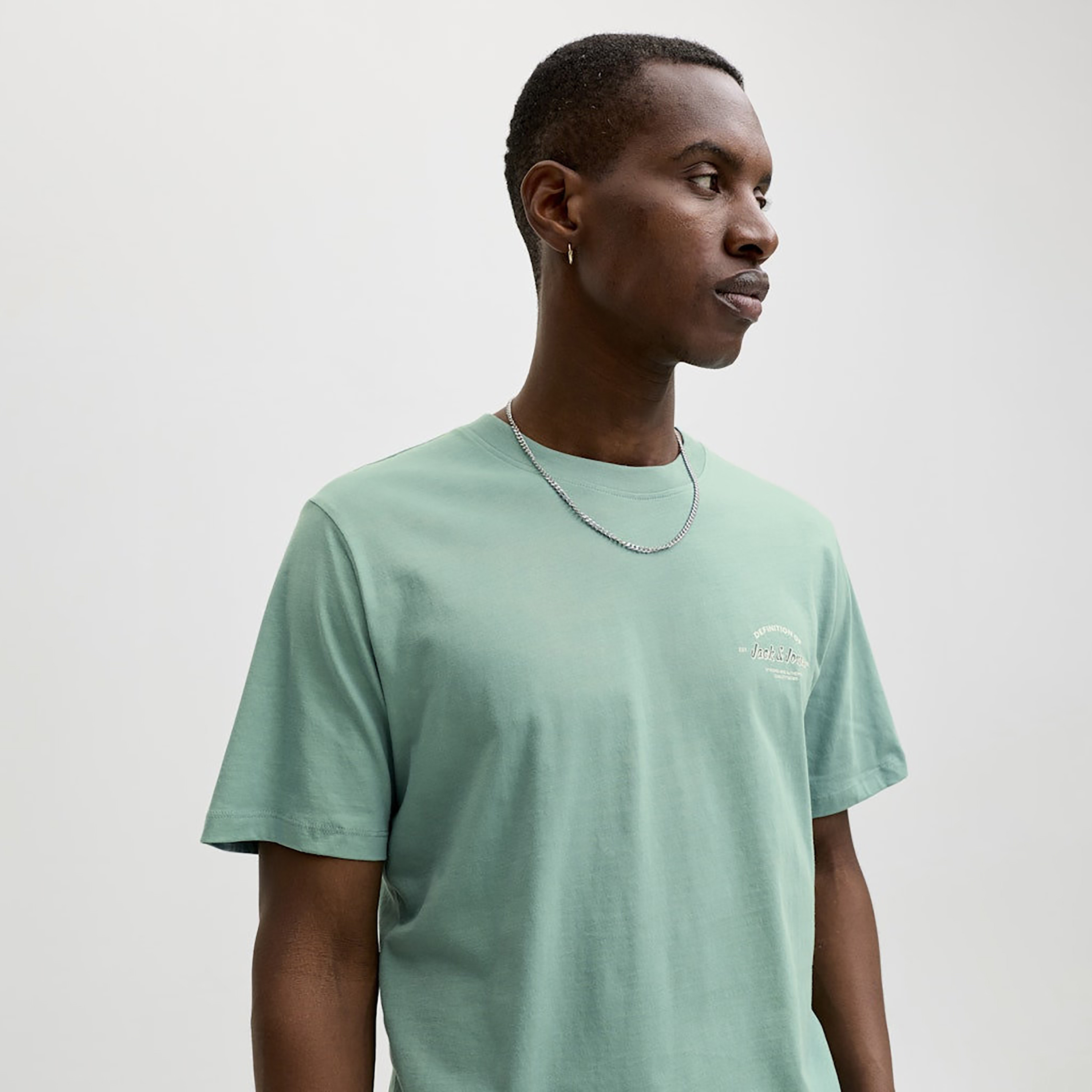تيشيرت رجالي سادة بياقة دائرية وأكمام قصيرة من جاك ان جونز-men-clothing-tshirtsandpolos-tshirts-image-7