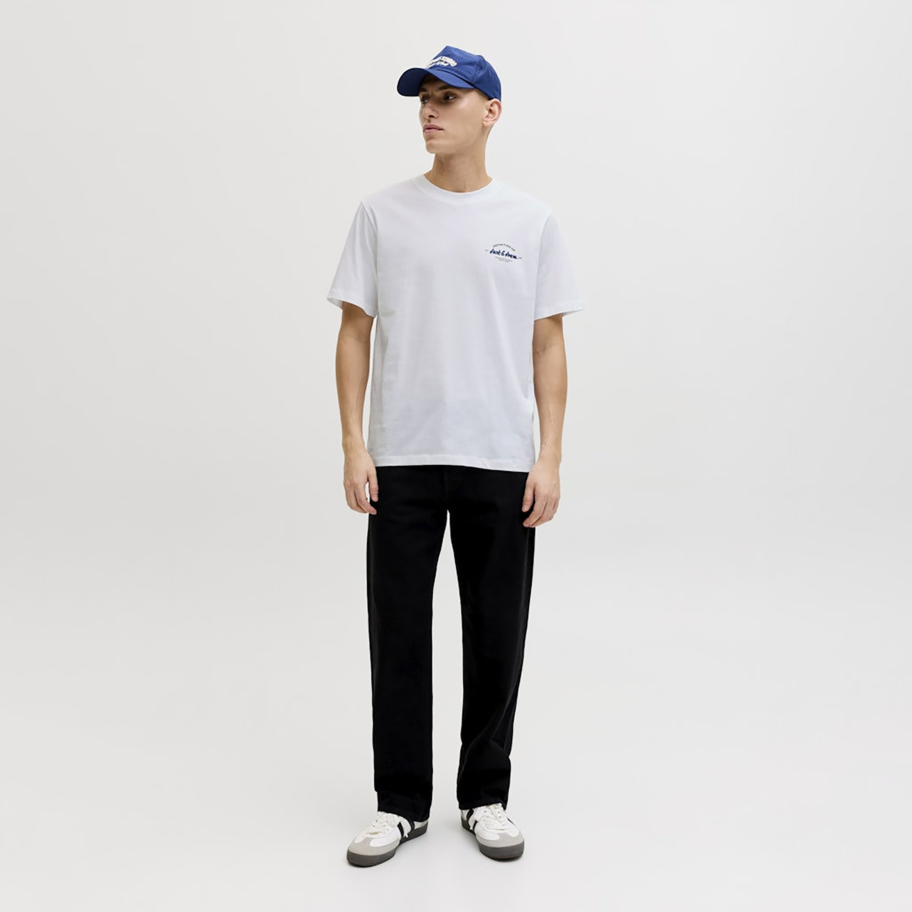 تيشيرت رجالي سادة بياقة دائرية وأكمام قصيرة من جاك ان جونز-men-clothing-tshirtsandpolos-tshirts-image-2