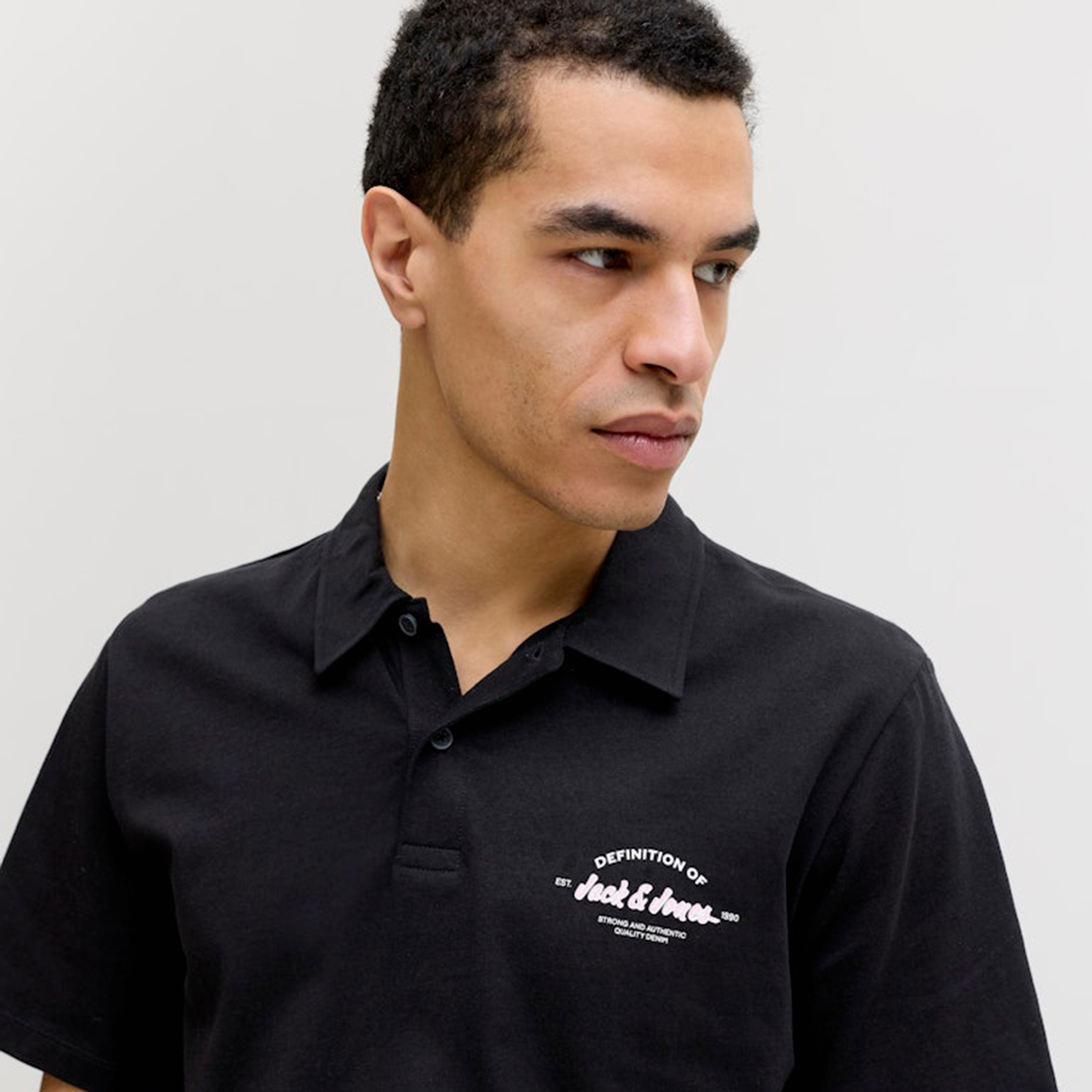 تي شيرت بولو رجالي سادة بياقة وأكمام قصيرة من جاك اند جونز-men-clothing-tshirtsandpolos-polos-image-3