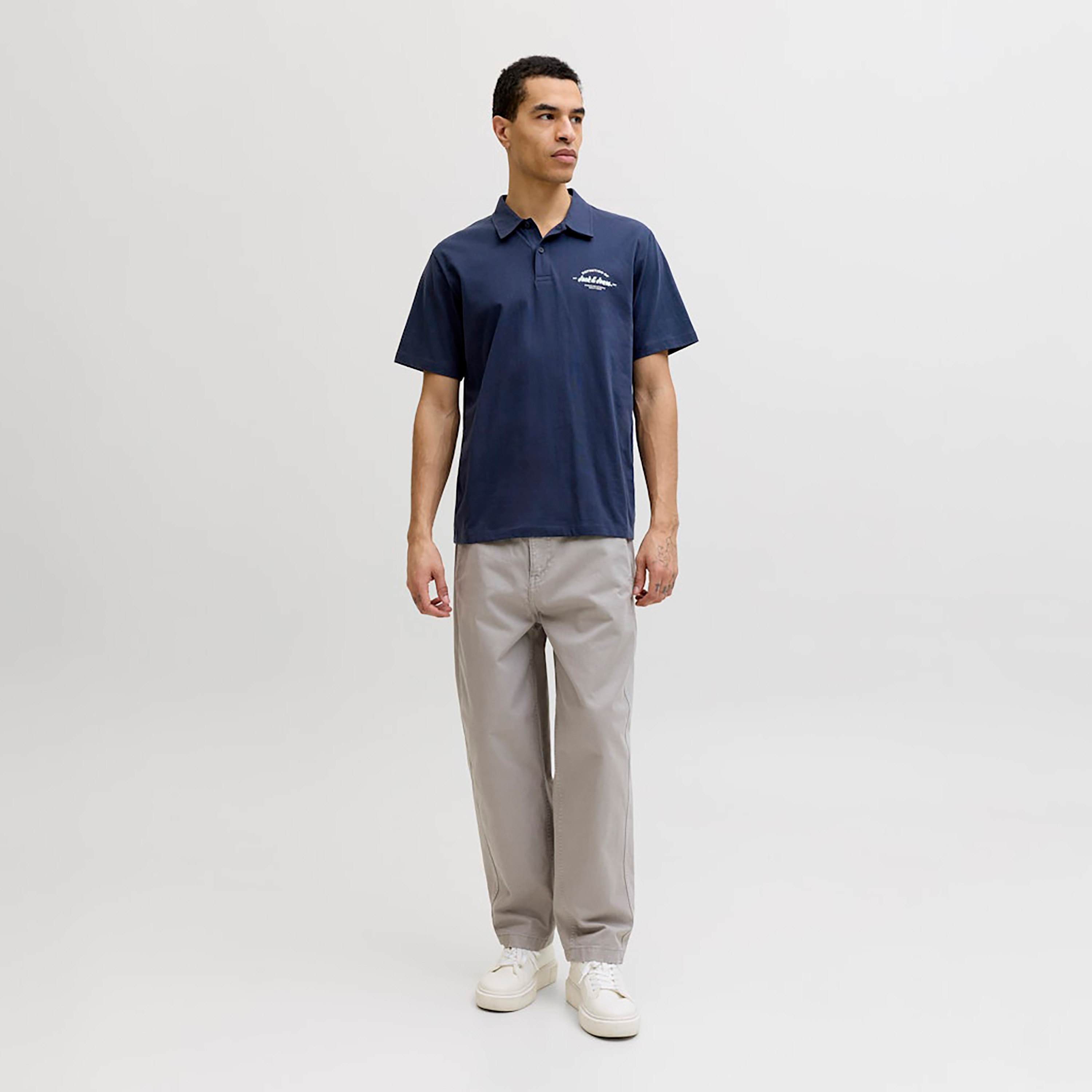 تي شيرت بولو رجالي سادة بياقة وأكمام قصيرة من جاك اند جونز-men-clothing-tshirtsandpolos-polos-image-14