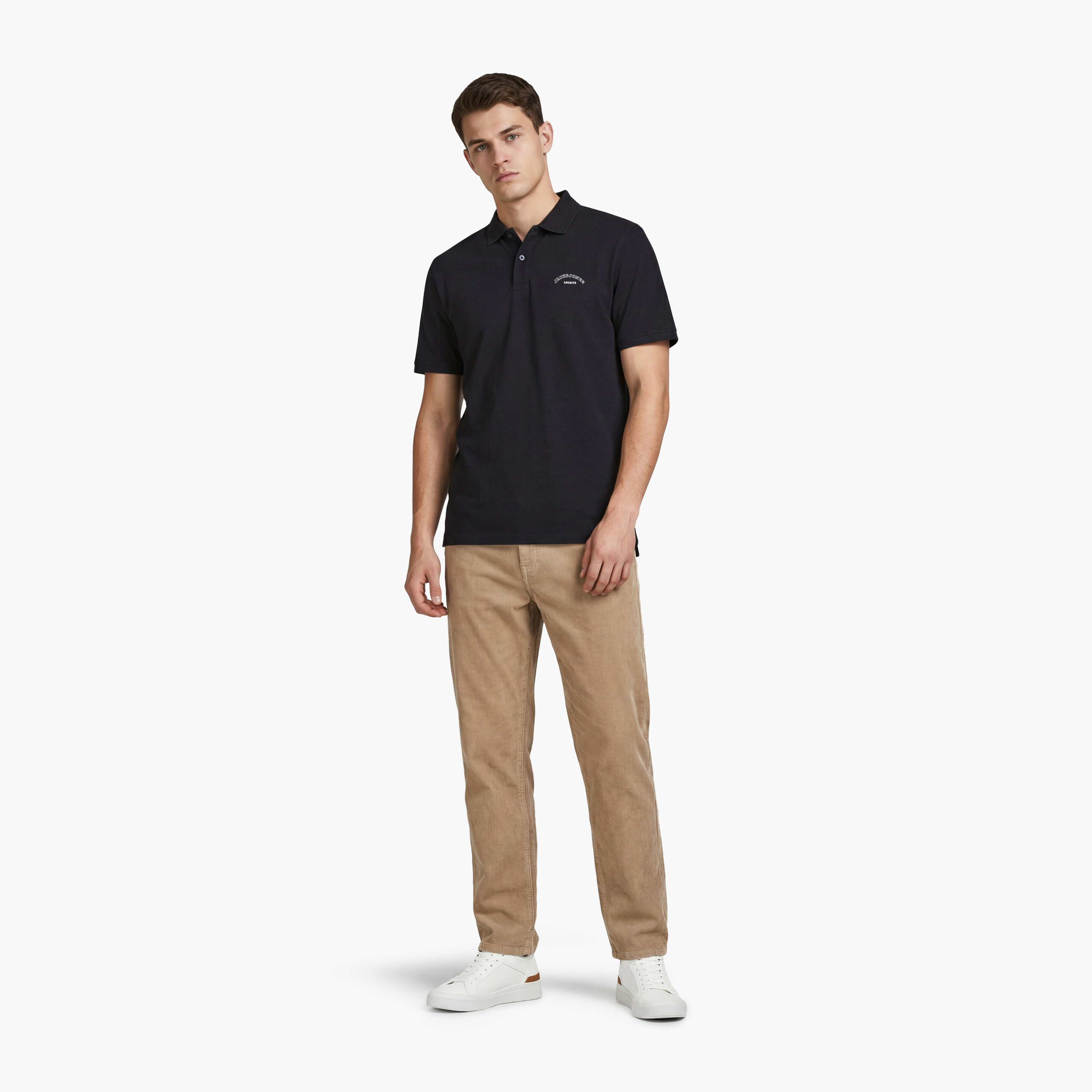 تي شيرت بولو رجالي سادة بياقة وأكمام قصيرة من جاك اند جونز-men-clothing-tshirtsandpolos-polos-image-2