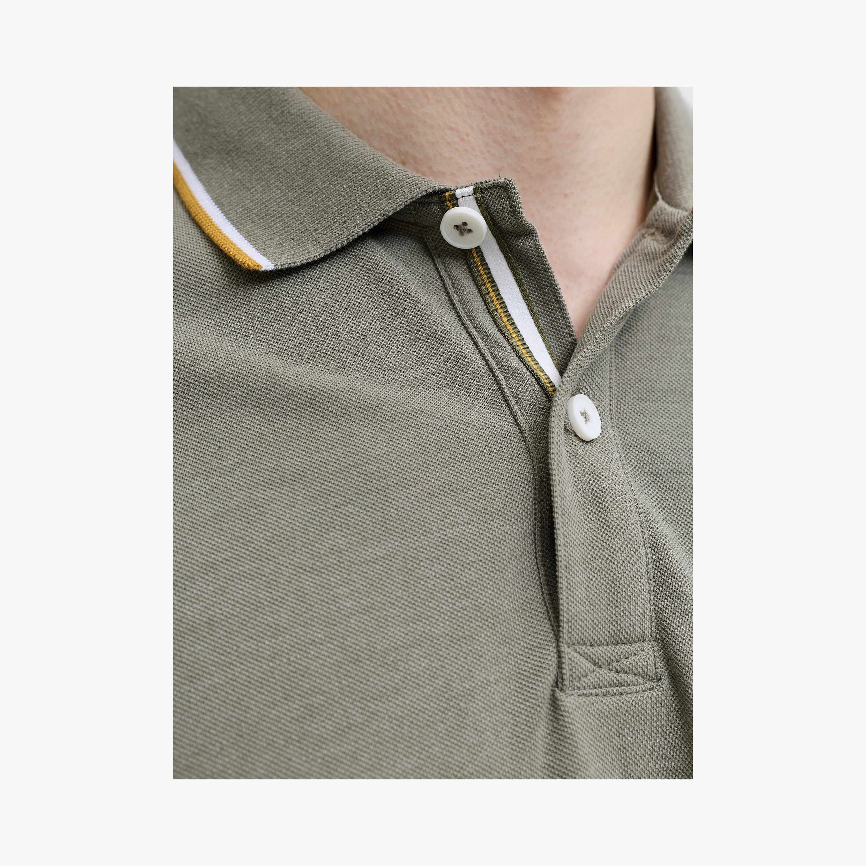 تي شيرت بولو رجالي سادة بياقة وأكمام قصيرة من جاك اند جونز-men-clothing-tshirtsandpolos-polos-image-5