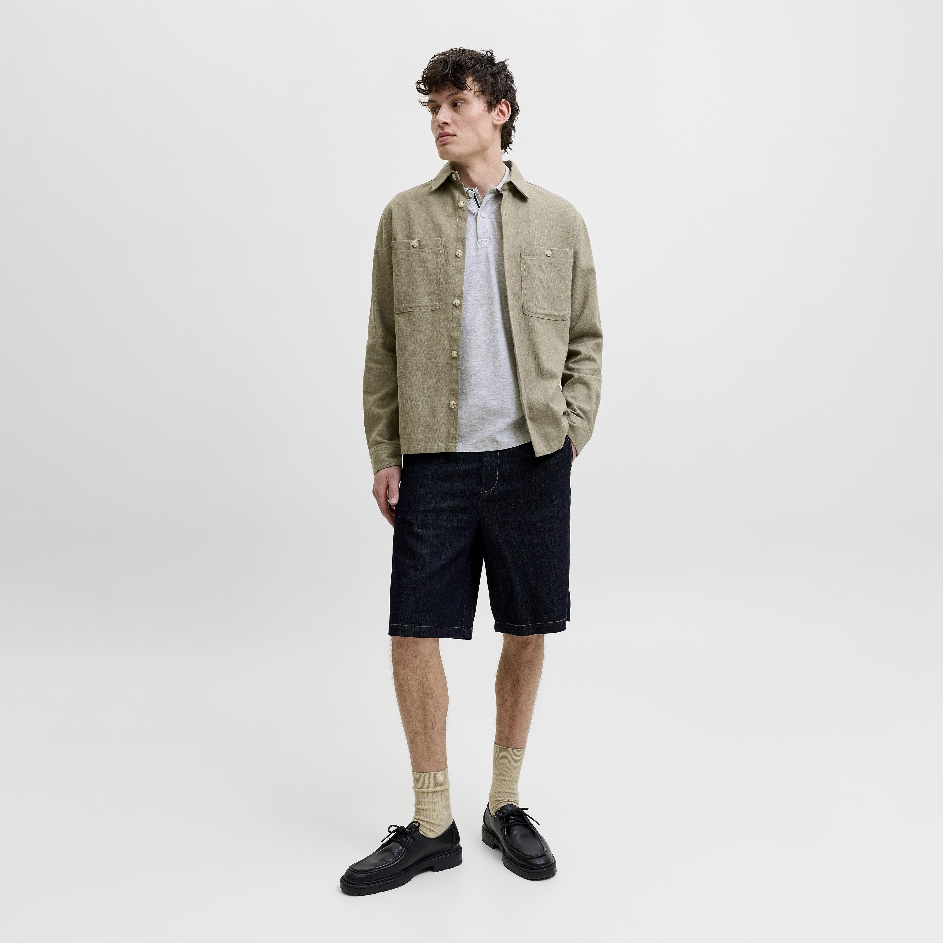 تي شيرت بولو رجالي سادة بياقة وأكمام قصيرة من جاك اند جونز-men-clothing-tshirtsandpolos-polos-image-2