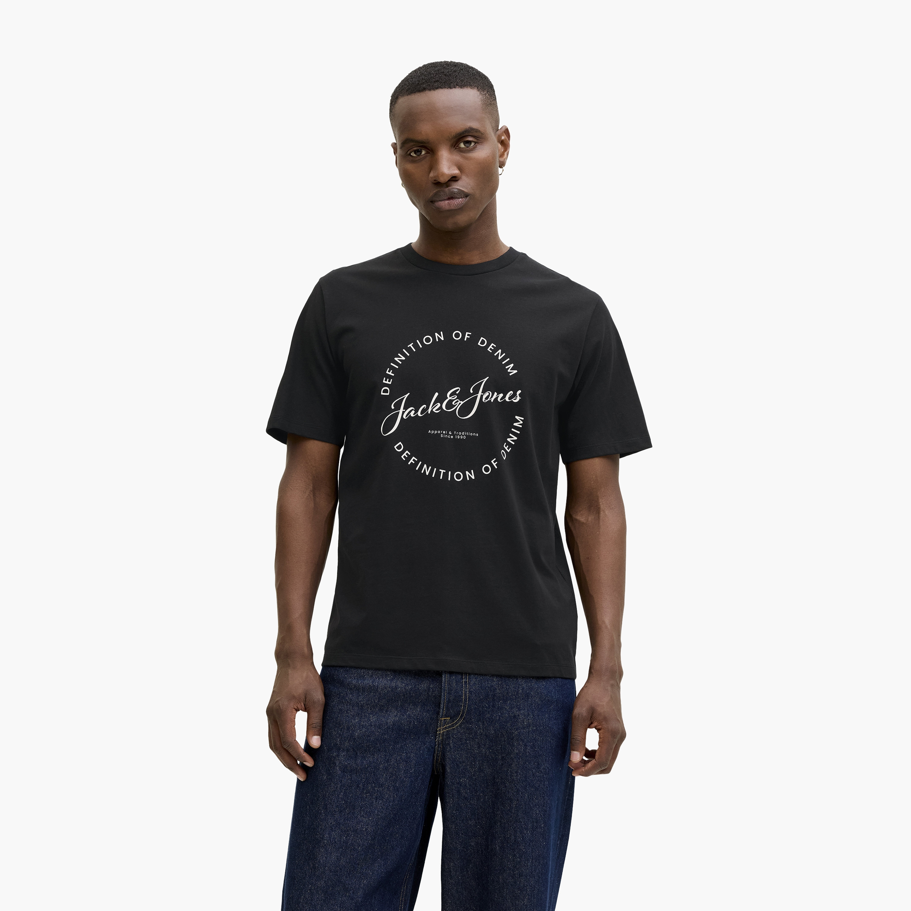 تي شيرت رجالي مطبوع بياقة دائرية وأكمام قصيرة من جاك اند جونز-men-clothing-tshirtsandpolos-tshirts-image-1