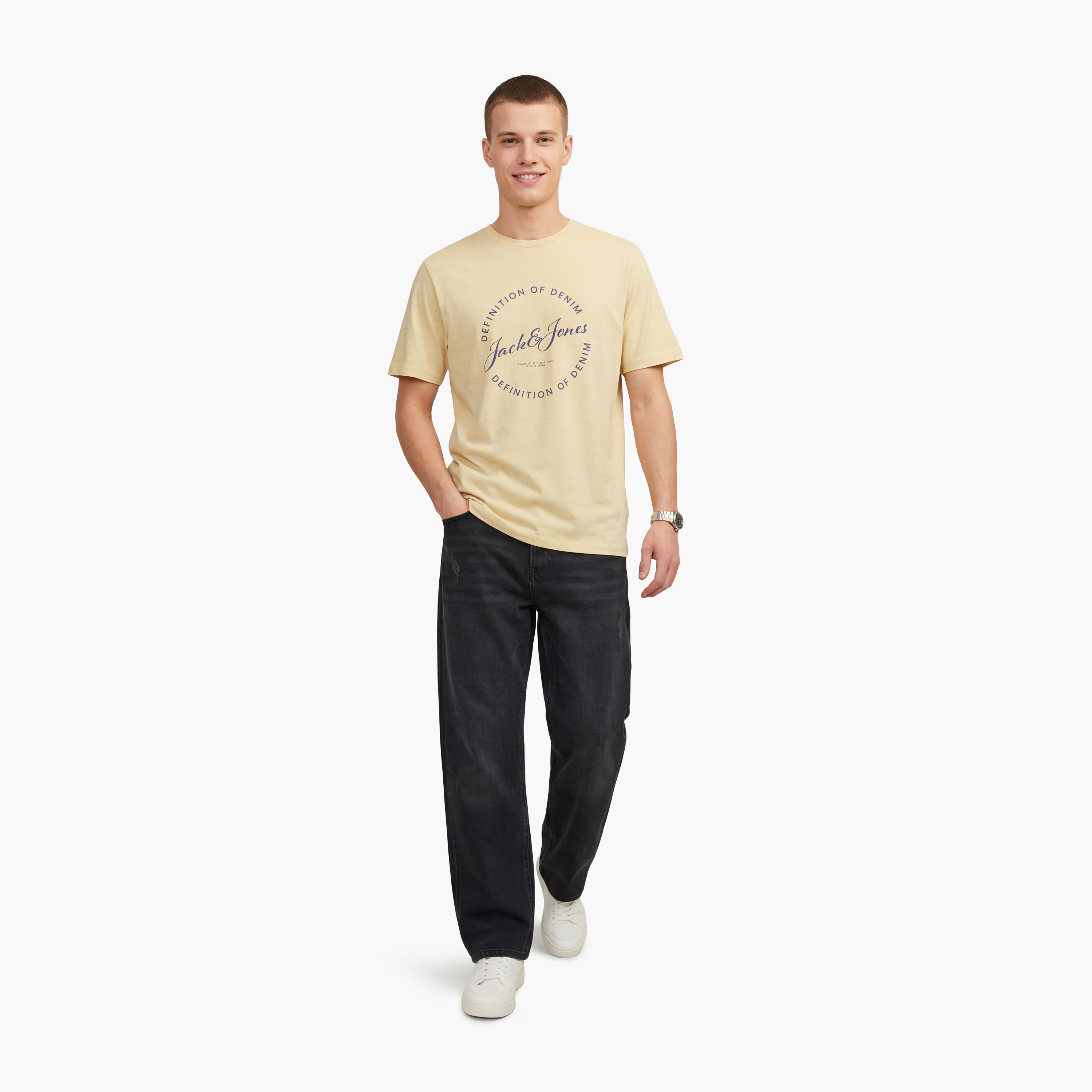 تي شيرت رجالي مطبوع بياقة دائرية وأكمام قصيرة من جاك اند جونز-men-clothing-tshirtsandpolos-tshirts-image-26