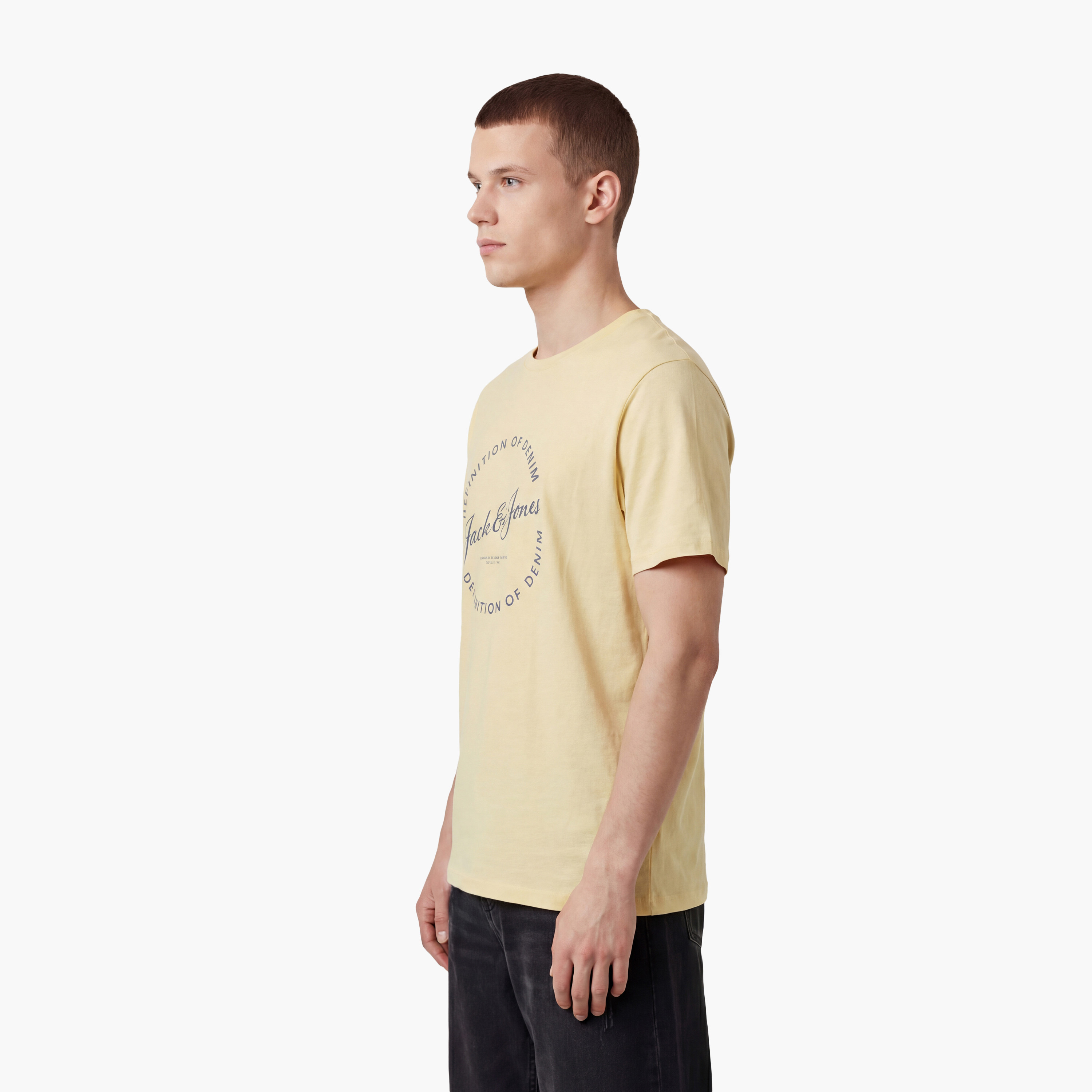 تي شيرت رجالي مطبوع بياقة دائرية وأكمام قصيرة من جاك اند جونز-men-clothing-tshirtsandpolos-tshirts-image-27