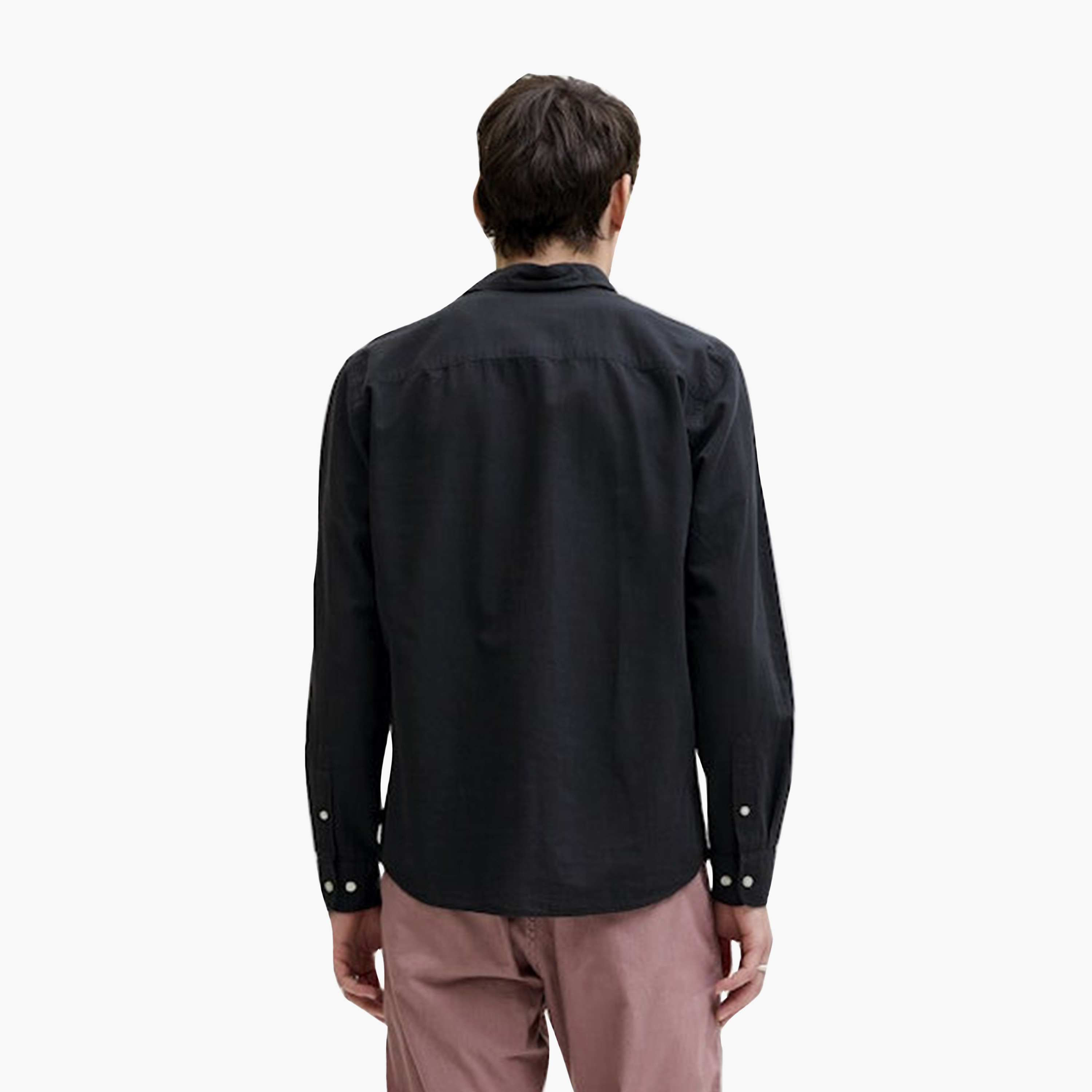 قميص سادة بقصة "ريجيولار فيت" بياقة مدببة وأكمام طويلة رجالي من جاك أند جونز-men-clothing-shirts-image-4